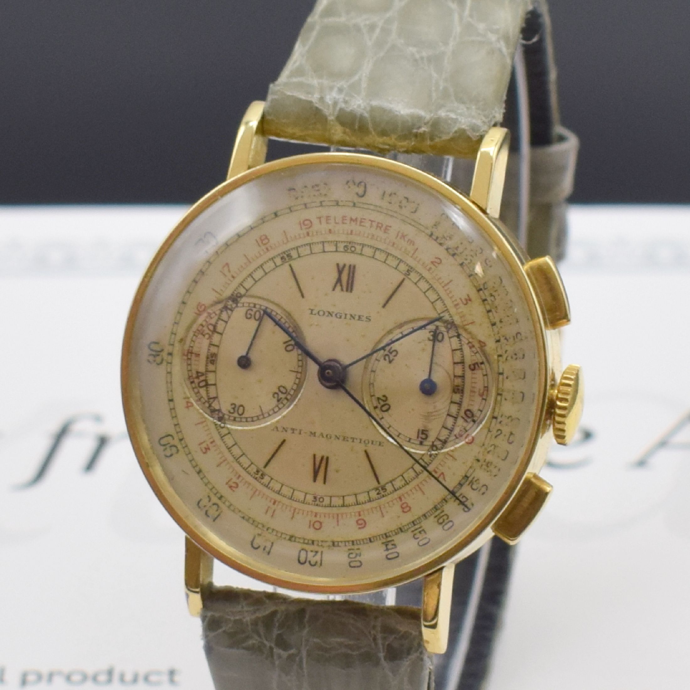 Detail a: LONGINES 13ZN Flyback-Chronograph in GG 750/000 Referenz 4381, Schweiz um 1940, Schweiz lt. beiliegendem Archivauszug verk. nach Italien 1940, ...