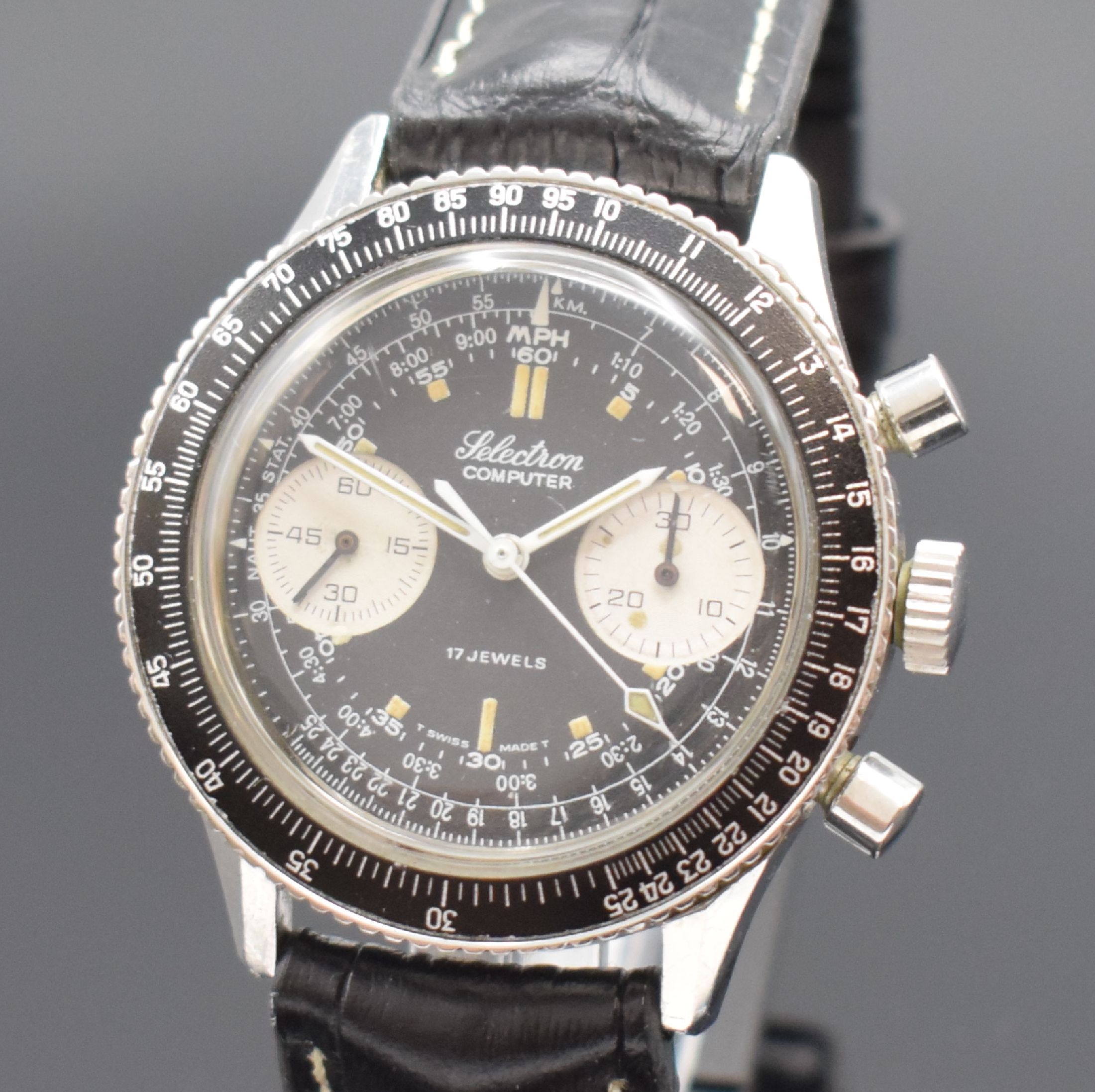 Detail a: SELECTRON Computer Olech & Weiss sportlicher Herrenchronograph in Stahl, Schweiz um 1970, Handaufzug, verschr. Geh., schwarze ...