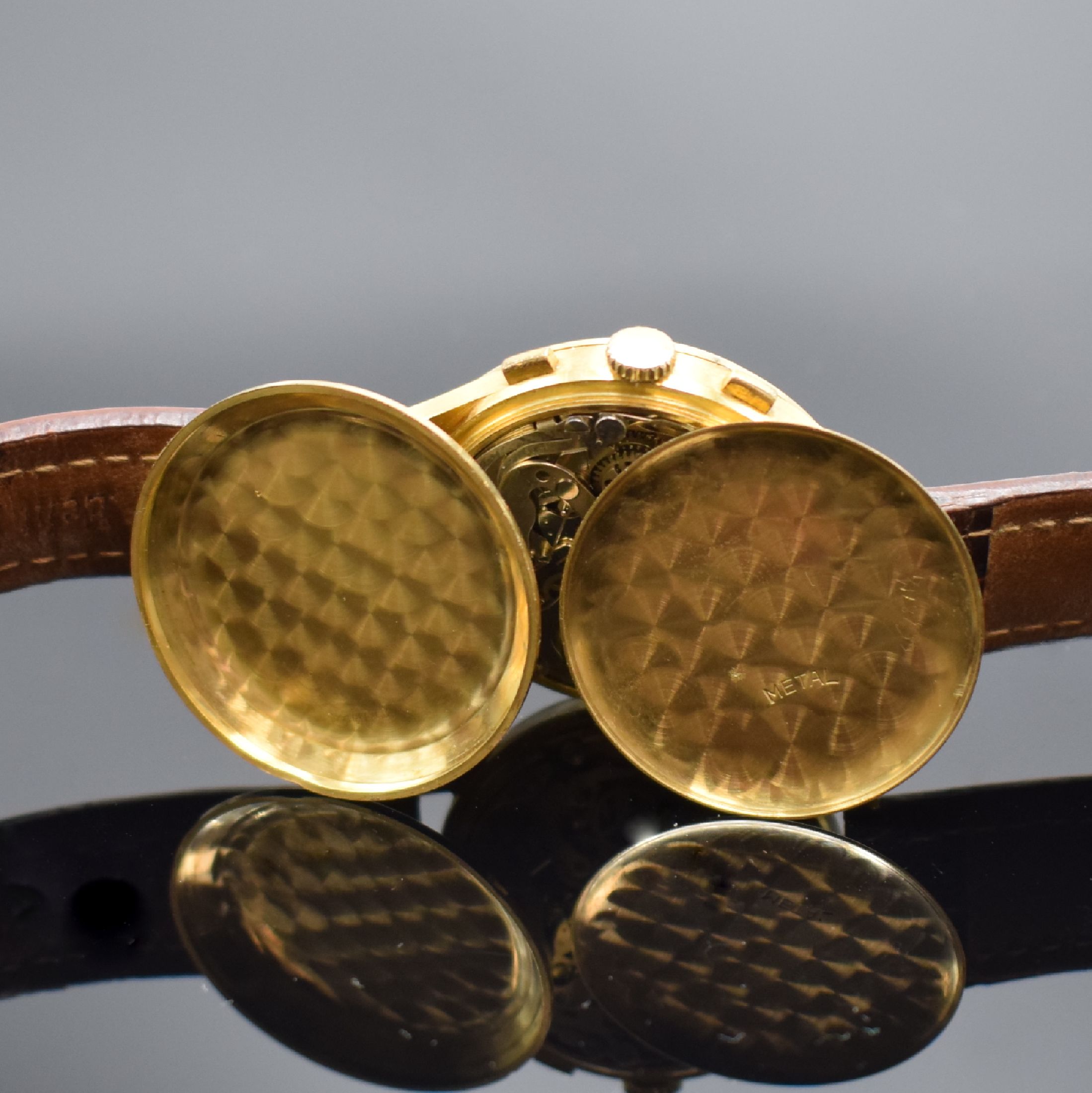 Detail f: CHRONOSWISS Herrenarmbanduhr mit Chronograph, Mondphase und Datum in GG 750/000, Schweiz um 1980, Handaufzug, 3-teil. Geh. dell., Boden und Glasrand ...