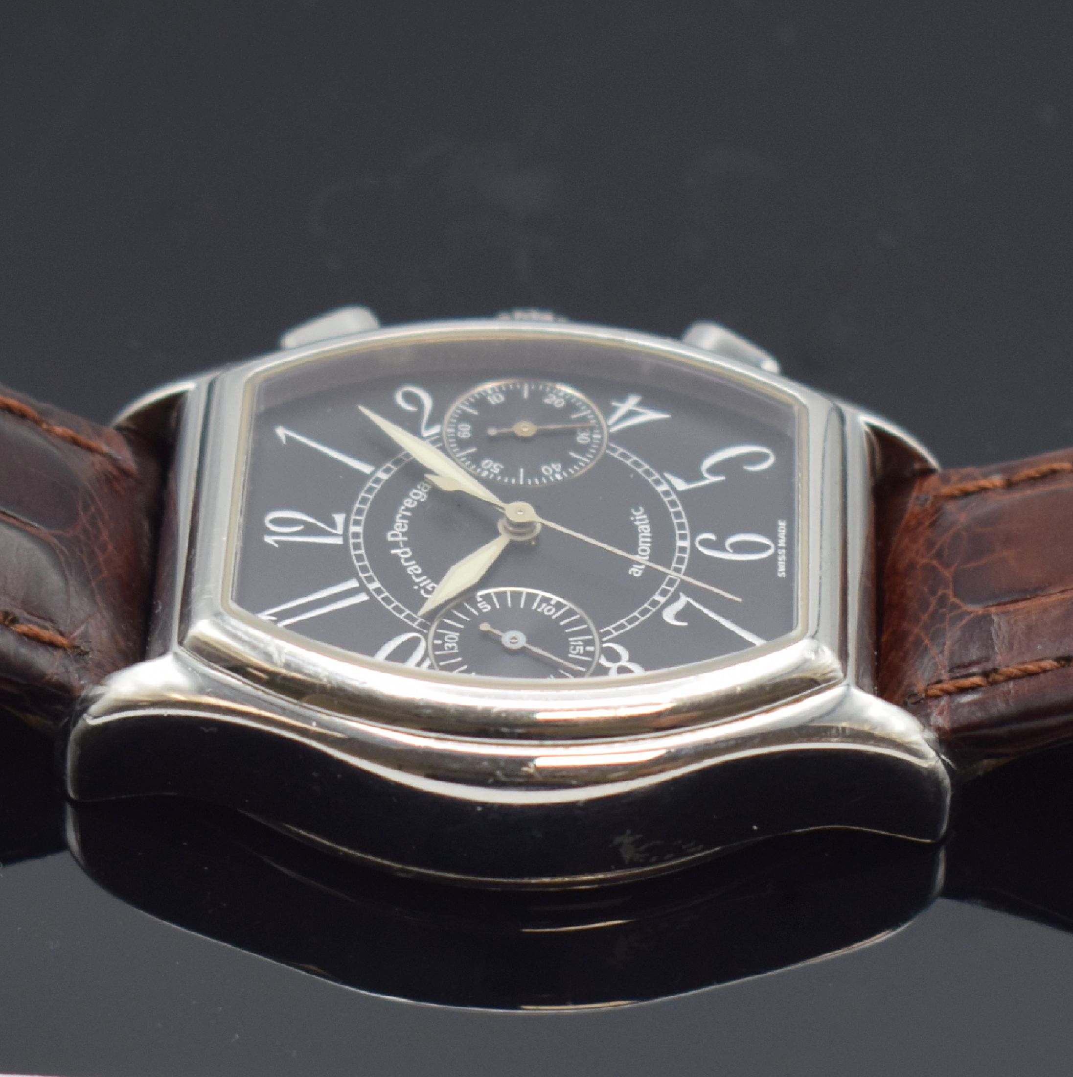 Detail c: GIRARD PERREGAUX Armbandchronograph Serie Richeville Referenz 2750, Schweiz um 1995, Automatik, tonneauförmiges Edelstahlgeh., Boden 7-fach ...