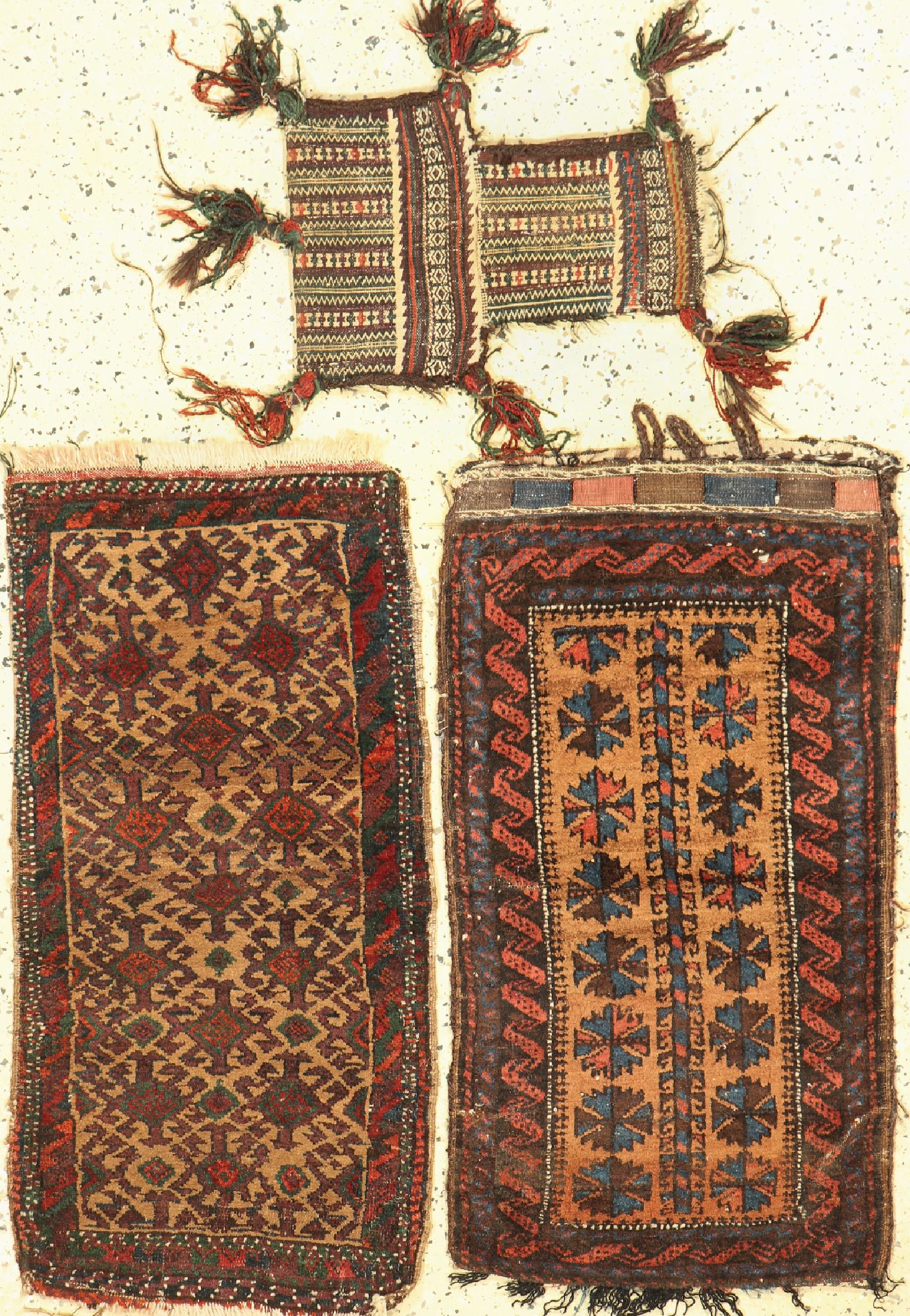 3 Lots Taschen & Salztasche, Belutsch, Persien, um 1900, Wolle auf Wolle, ca. 88 x 48cm, EHZ: 3