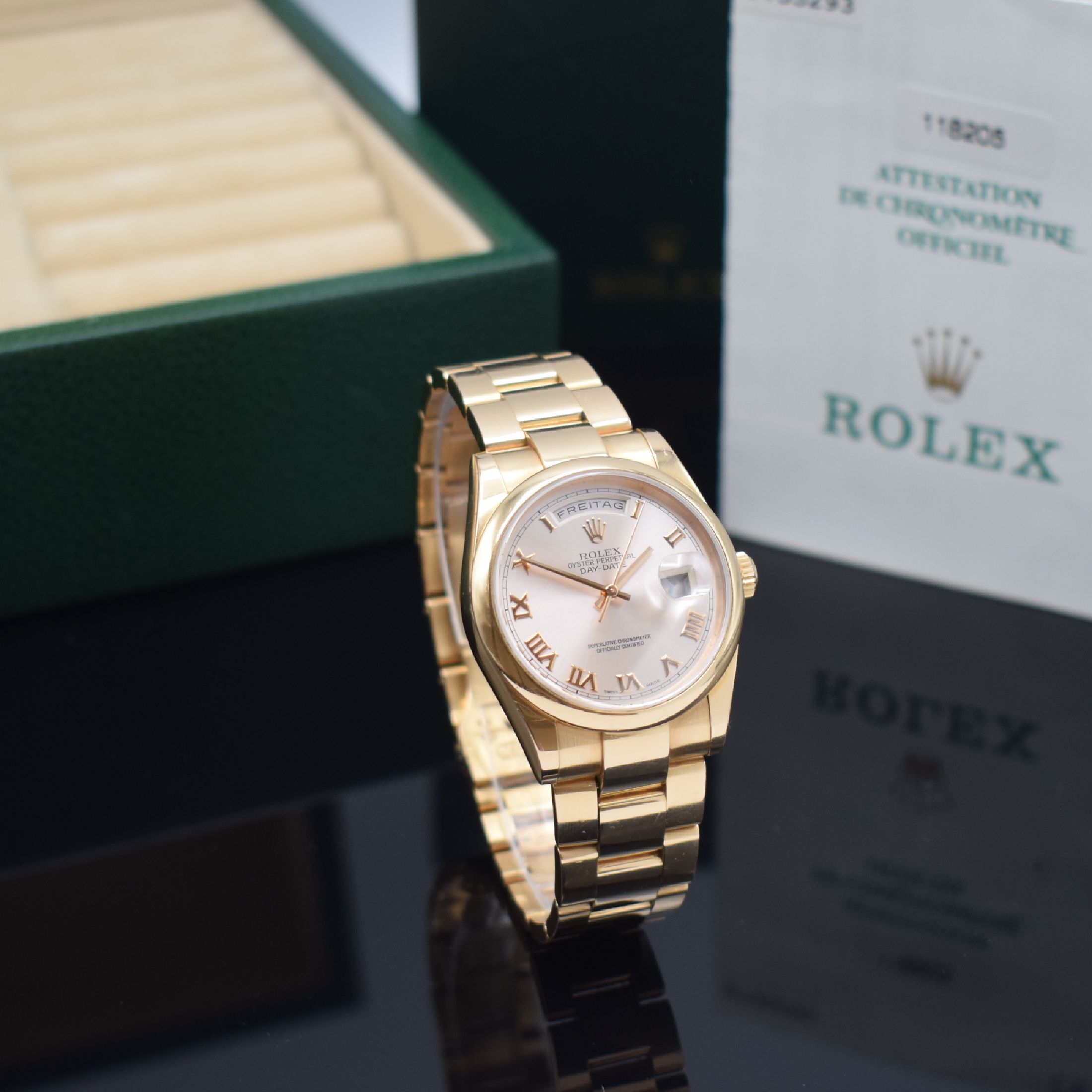 Detail c: ROLEX Herrenarmbanduhr Oyster Perpetual Day- Date Roségold 750/000 Referenz 118205, Automatik, LC 100, P-Serie, Boden und Krone verschr., ab Herst. ...
