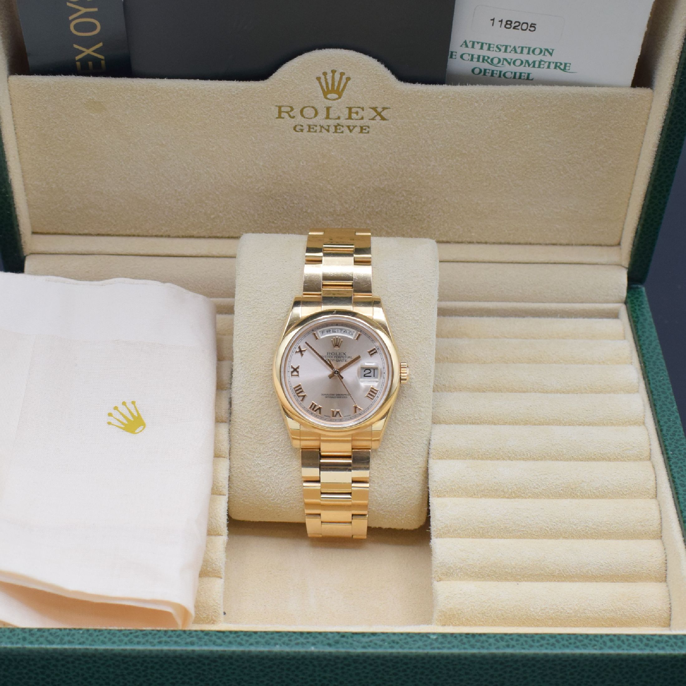 Detail g: ROLEX Herrenarmbanduhr Oyster Perpetual Day- Date Roségold 750/000 Referenz 118205, Automatik, LC 100, P-Serie, Boden und Krone verschr., ab Herst. ...