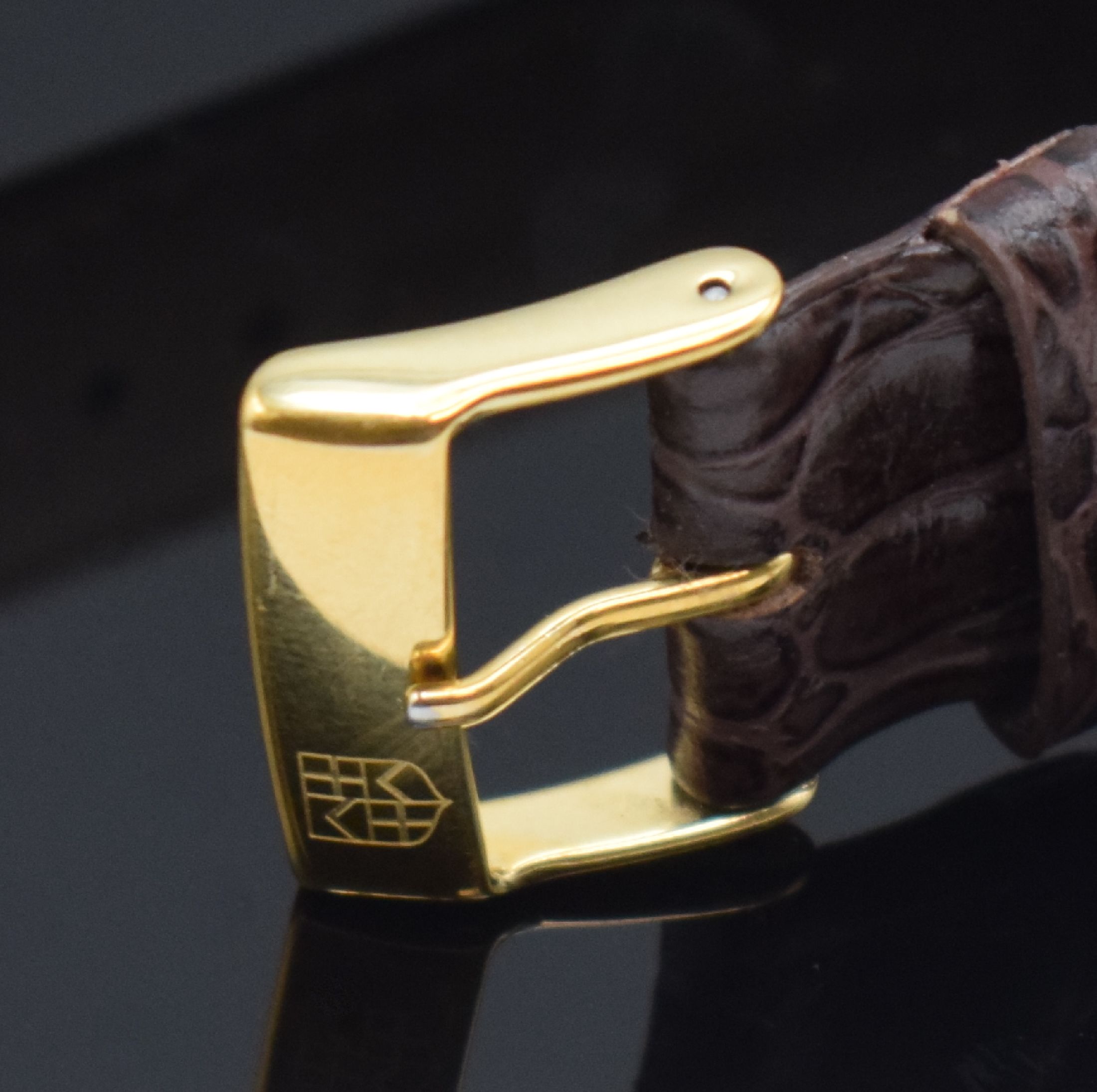 Detail i: FREDERIQUE CONSTANT Classics Business Timer Herrenarmbanduhr mit Kalender Referenz FC270x3P4/5/6, Schweiz um 2010, quarz, verg.Gehäuse, Boden ...