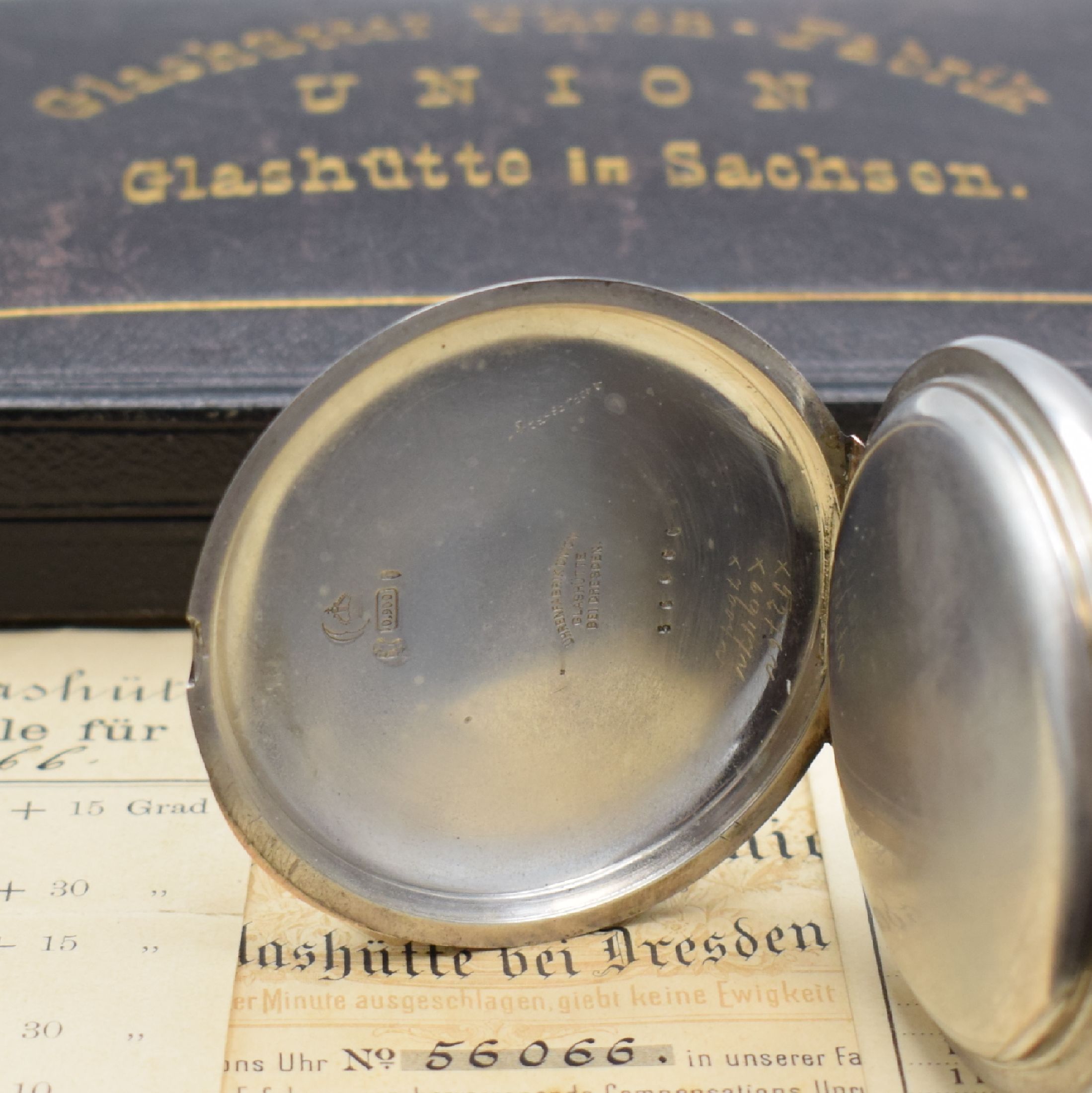 Detail d: UHRENFABRIK UNION GLASHÜTTE IN SACHSEN schwere Silber-Savonette-Taschenuhr mit original Etui, Zertifikat und Gangtabellen, Werk- und Geh.-Nr. 56066, ...