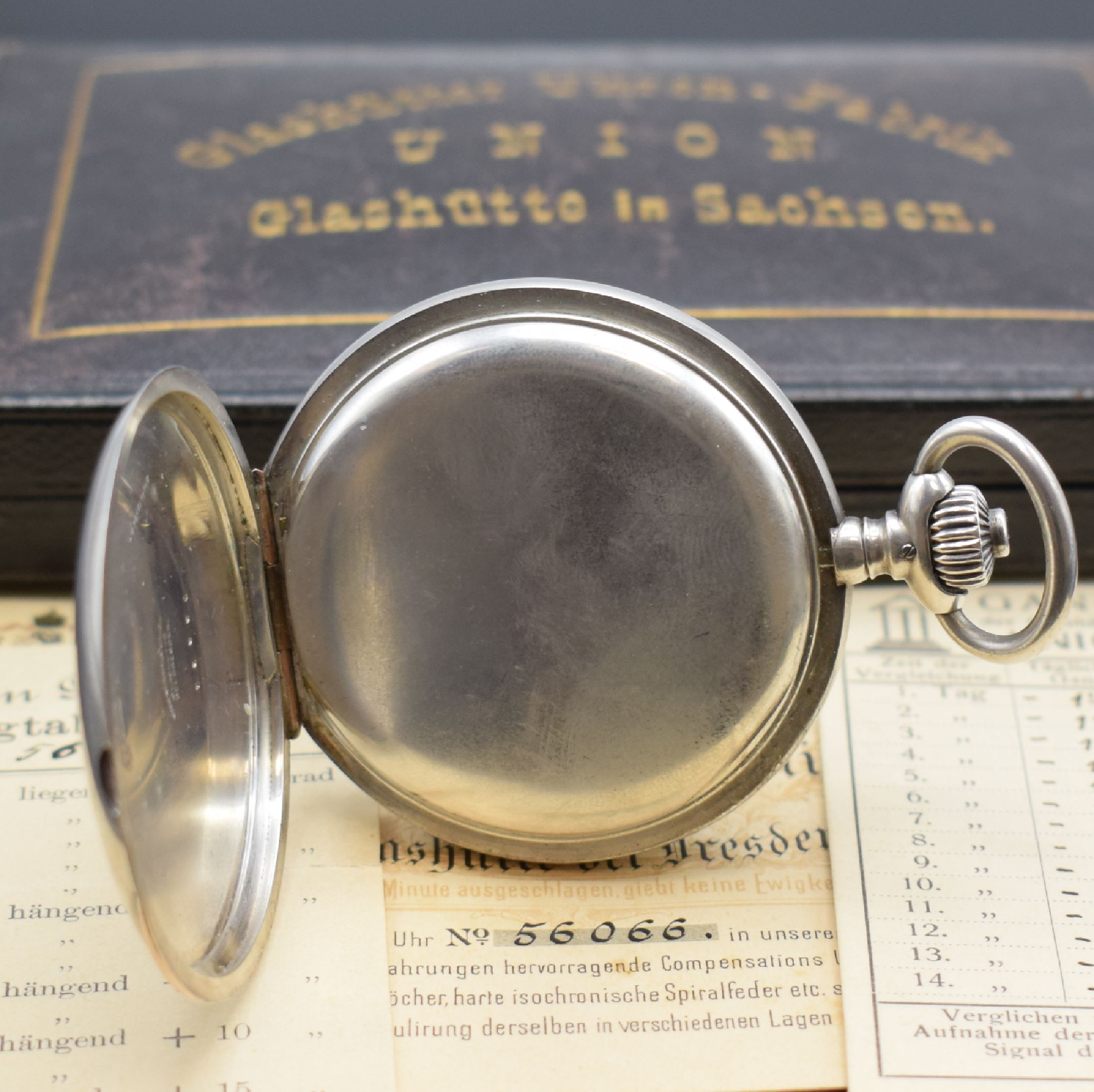 Detail e: UHRENFABRIK UNION GLASHÜTTE IN SACHSEN schwere Silber-Savonette-Taschenuhr mit original Etui, Zertifikat und Gangtabellen, Werk- und Geh.-Nr. 56066, ...