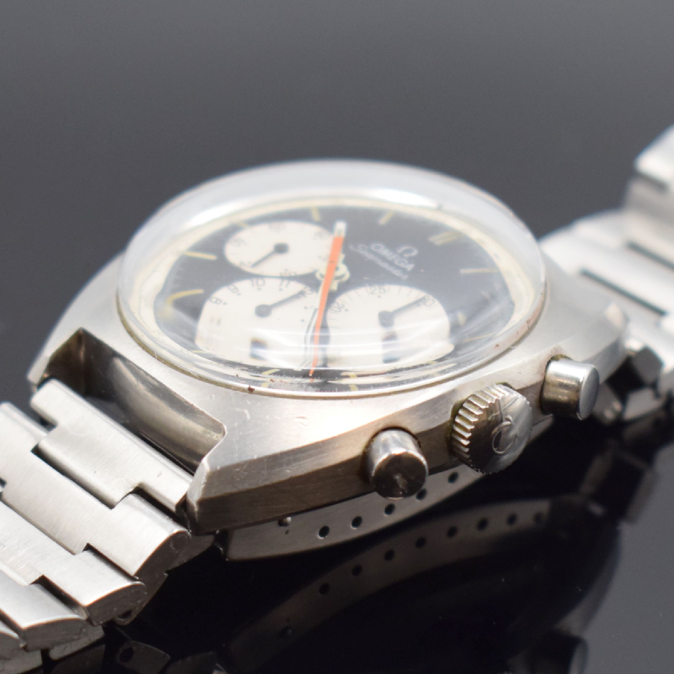 Detail b: OMEGA Seamaster seltener Schaltradchronograph Referenz 145.016-68, Schweiz um 1968, Handaufzug, Edelstahlgeh. inkl. orig. Gliederband m. Faltschl., ...