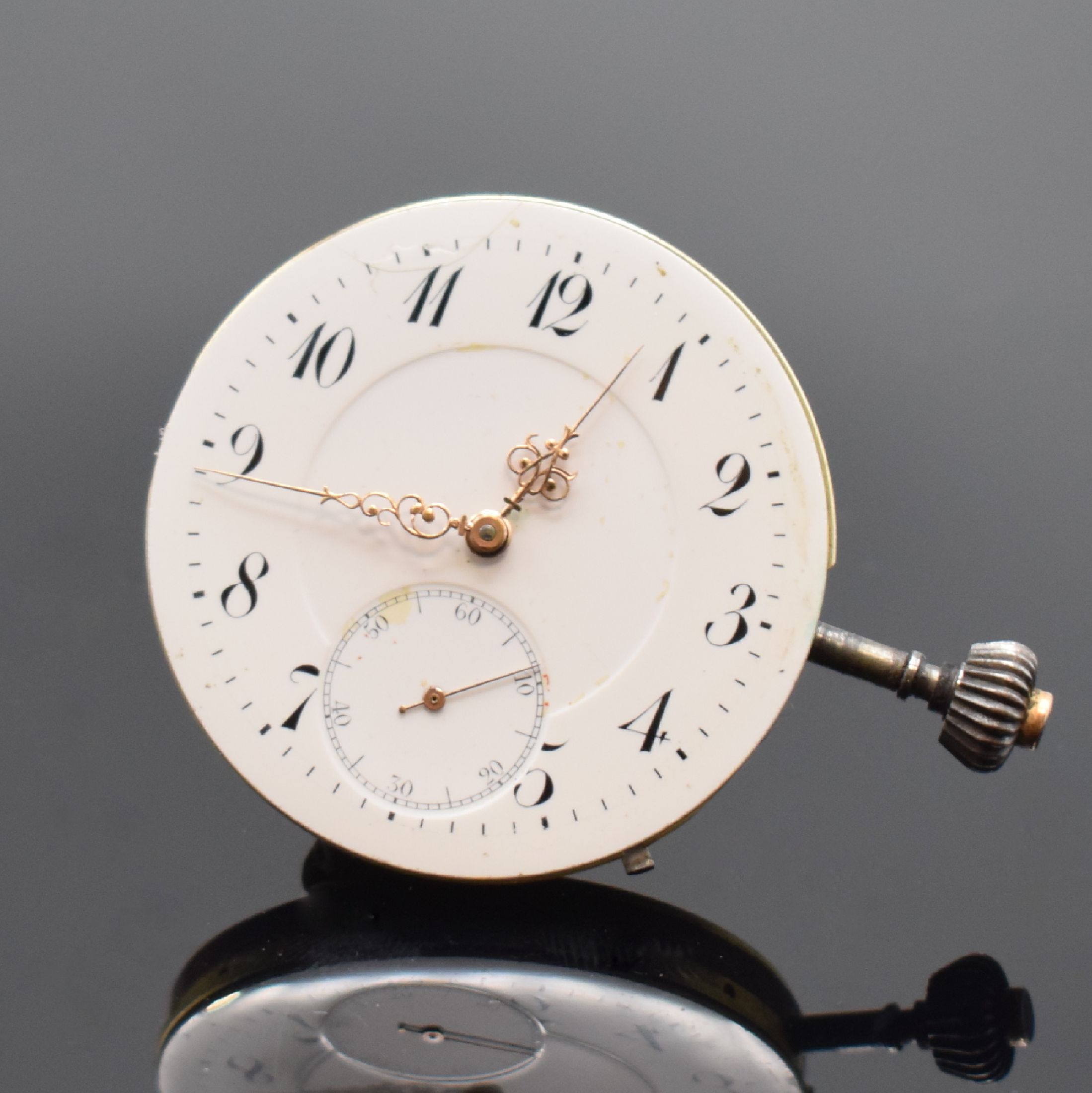 Detail b: IWC Savonette Taschenuhrwerk Kaliber 53, Schweiz um 1908, Emailzifferbl. m. arab. Zahlen riss., Louis-Zeiger, Werk verg., 3 verschr. Chatons, ...