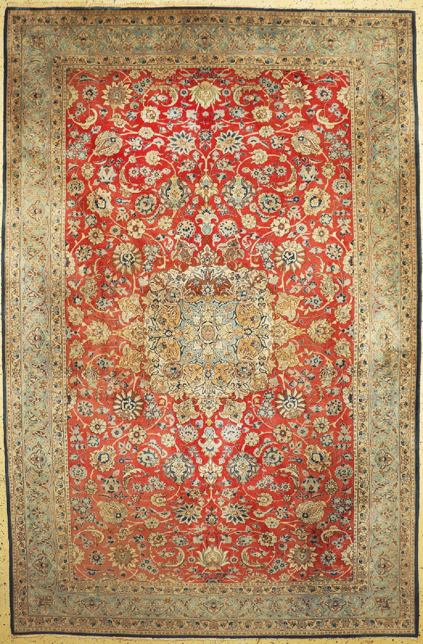 Ghom Kork alt, Persien, um 1960, Korkwolle mit Seide, ca. 360 x 240 cm, EHZ: 2(stark verschmutzt)