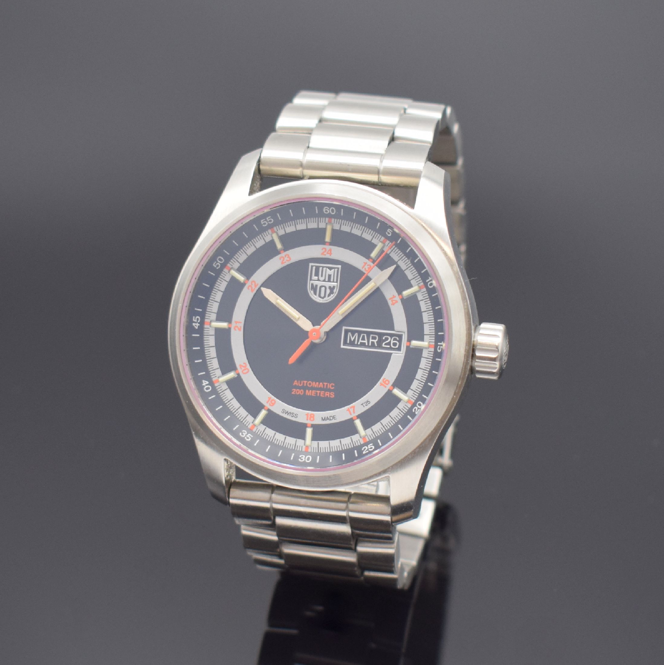 LUMINOX Atacama Field XL.1902 Herrenarmbanduhr in Stahl, Schweiz um 2015, Automatik, Boden und Krone verschr., orig. Gliederband m. Faltschl., ...