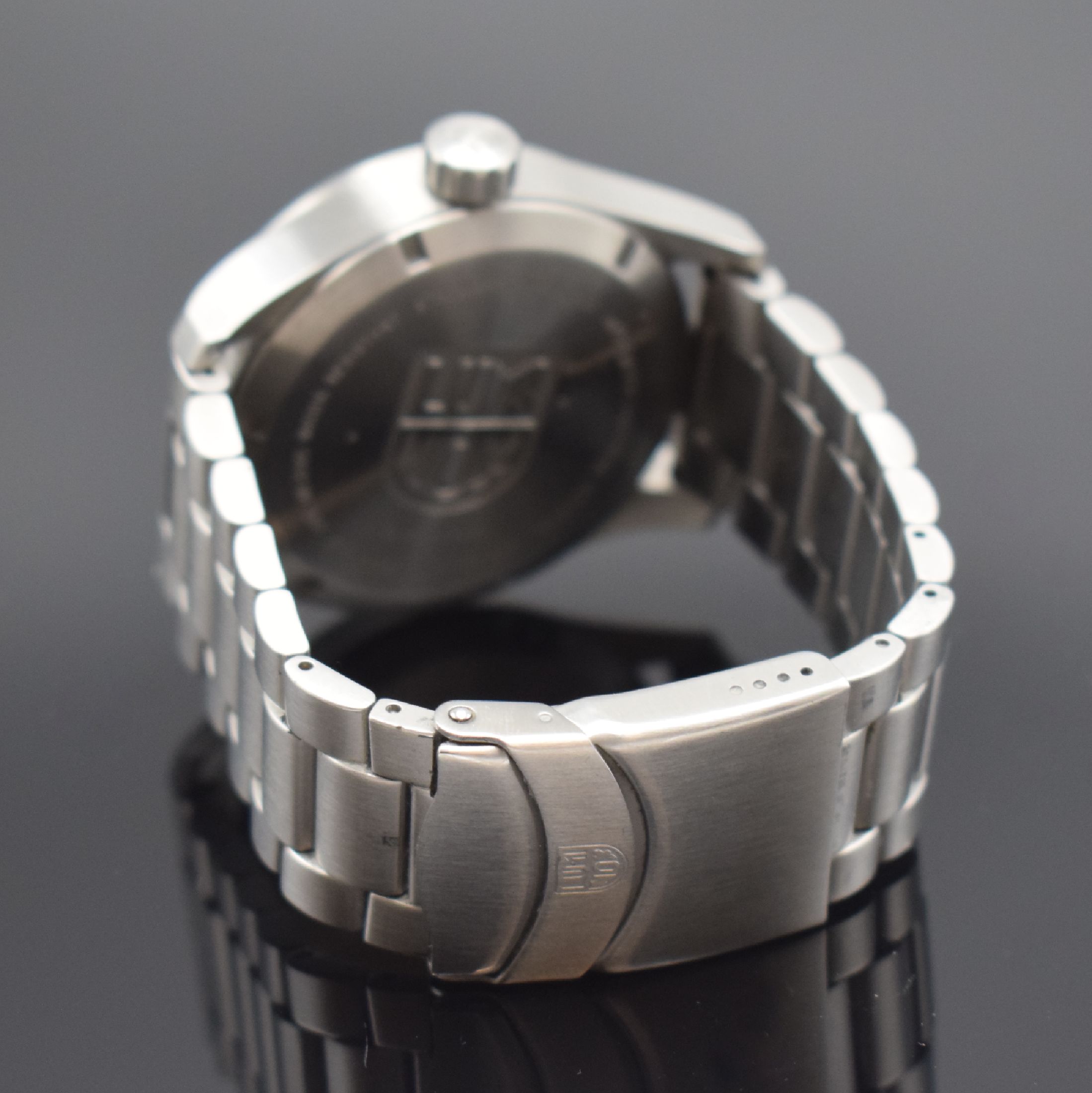 Detail b: LUMINOX Atacama Field XL.1902 Herrenarmbanduhr in Stahl, Schweiz um 2015, Automatik, Boden und Krone verschr., orig. Gliederband m. Faltschl., ...