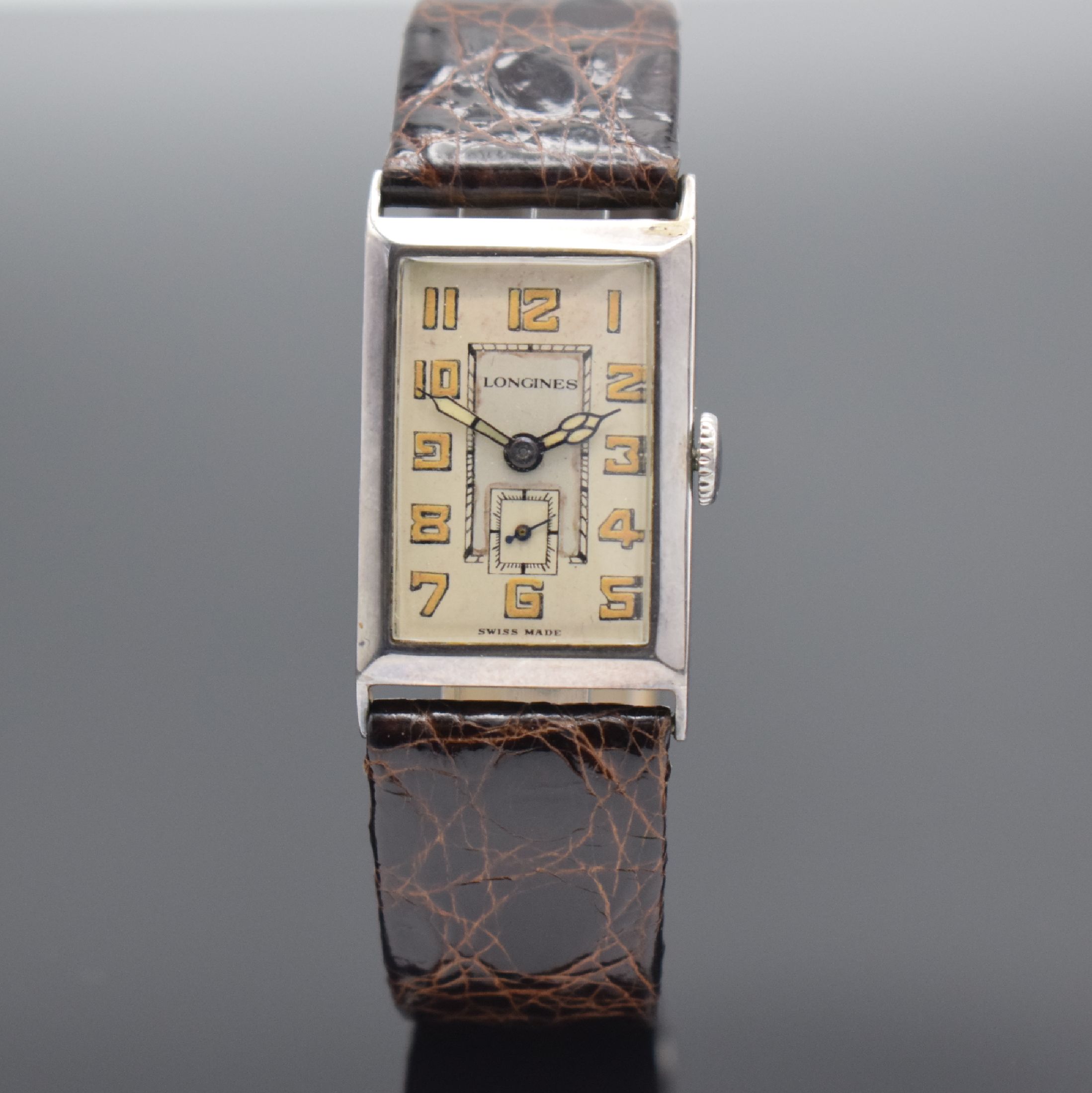 LONGINES Armbanduhr mit Kaliber 9,47N, Schweiz um 1928, Handaufzug, 2-teil. 925er Silber Scharniergeh. unsign., silb. Zifferbl. m. arab. Zahlen ...