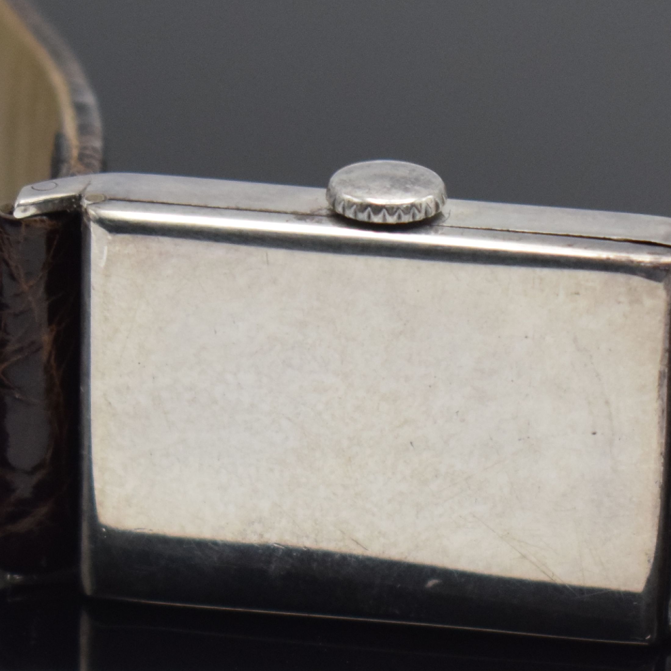 Detail c: LONGINES Armbanduhr mit Kaliber 9,47N, Schweiz um 1928, Handaufzug, 2-teil. 925er Silber Scharniergeh. unsign., silb. Zifferbl. m. arab. Zahlen ...