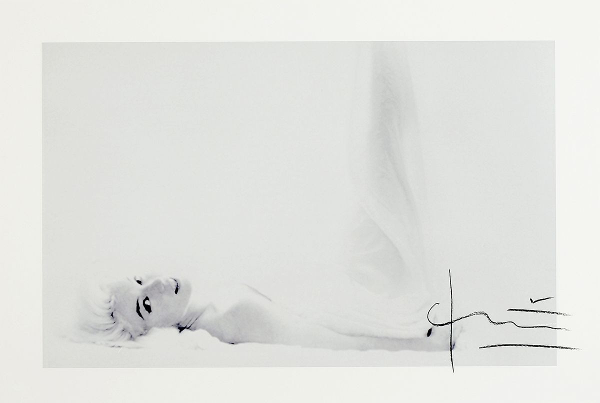 Bert Stern, 1926 Brooklyn -New York 2013, Fotografie auf dickem, matten Fotopapier, "Marilyn Tornado", handsigniert, auf der Rückseite ...
