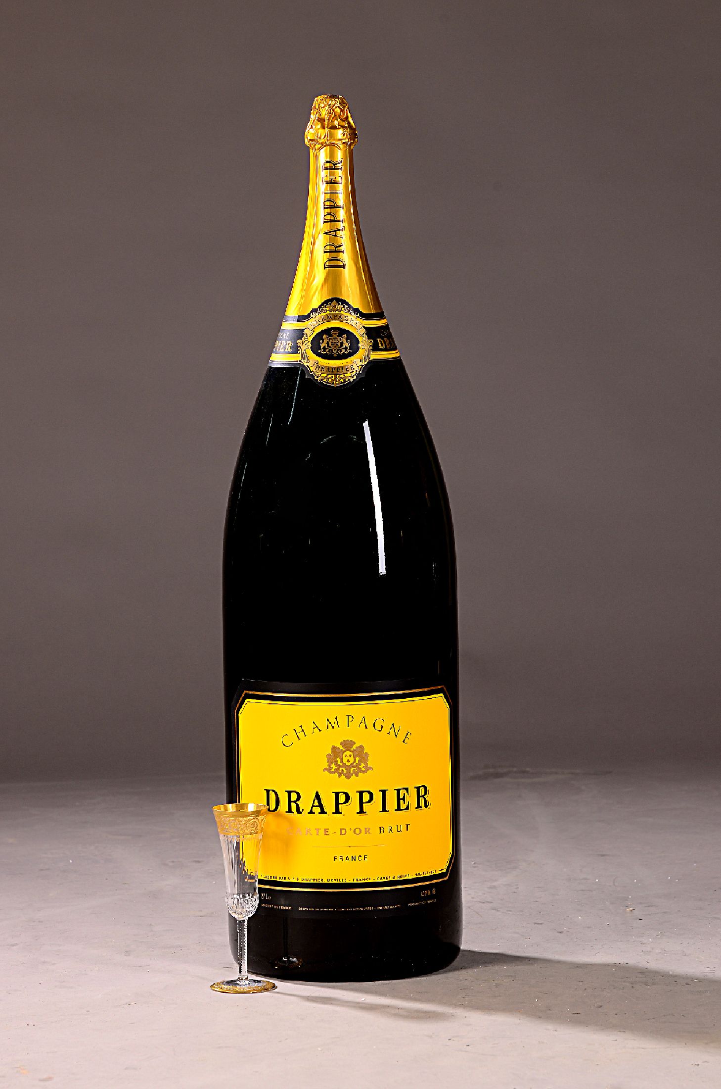 1 Fl. Primat, Champagner Drappier, Carte d'Or Brut, Champagner weiß, 27 Liter, in orig. Holzkiste, 12 % vol, nicht verkostet, aus ehem. ...
