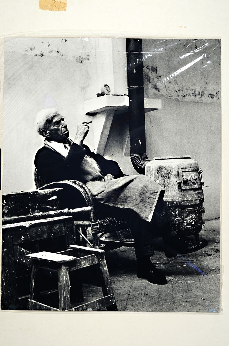 Detail n: Bert van Bork, 1928-2014, 3 Fotografien (Drucktechnik: Silbergealtineabzug auf Fotopapier), verso jeweils handsign., um 1965, Blattgr. jeweils 51x41 ...