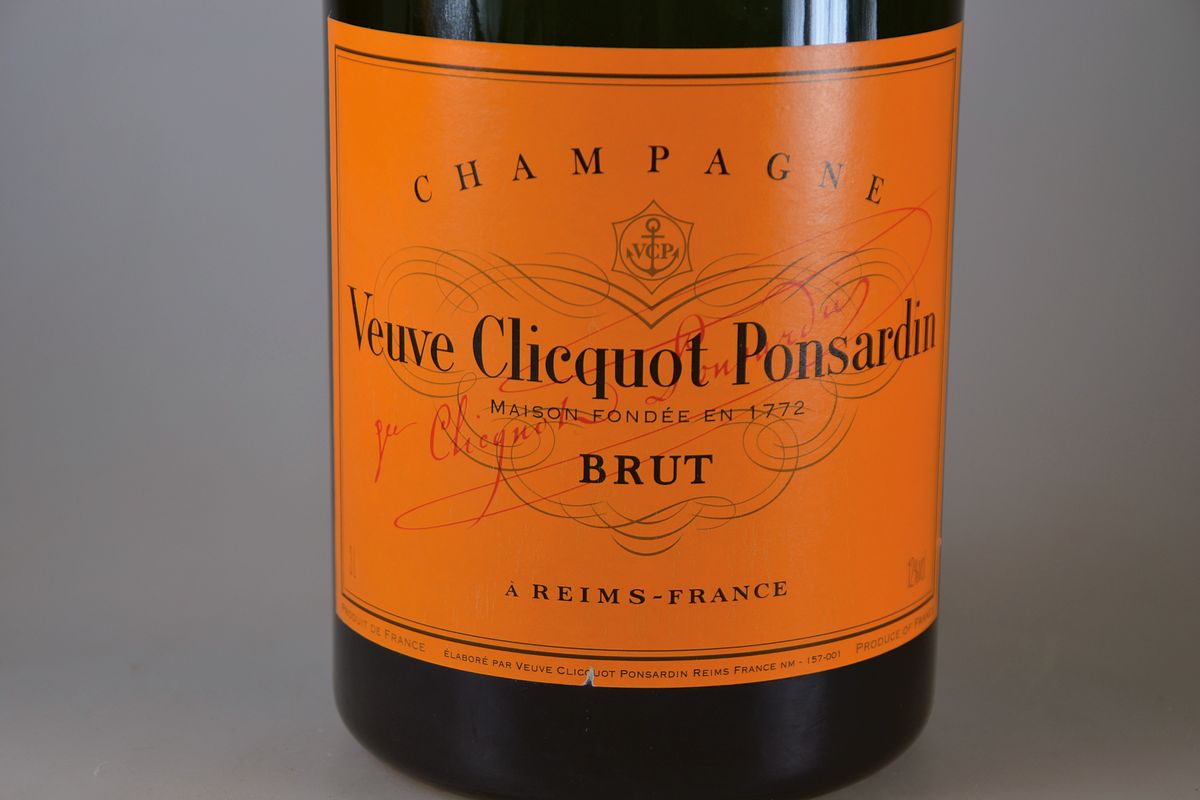 Detail a: 1 Magnumflasche Champagner, Veuve Clicquot Ponsardin, 3 Liter in Holzkiste, 12 % vol, aus ehem. Restaurantbesitz, nicht verkostet