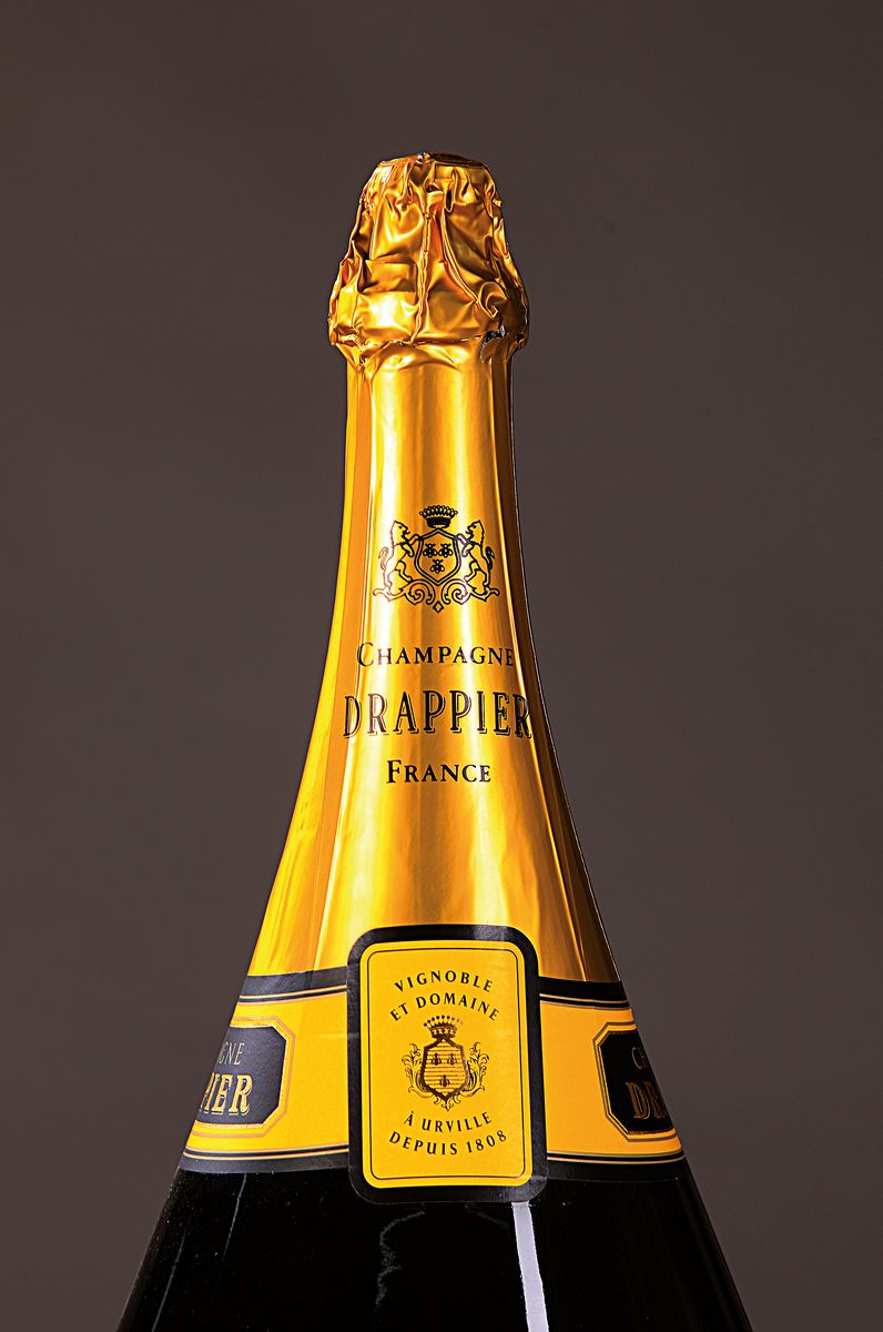 Detail a: 1 Fl. Primat, Champagner Drappier, Carte d'Or Brut, Champagner weiß, 27 Liter, in orig. Holzkiste, 12 % vol, nicht verkostet, aus ehem. ...