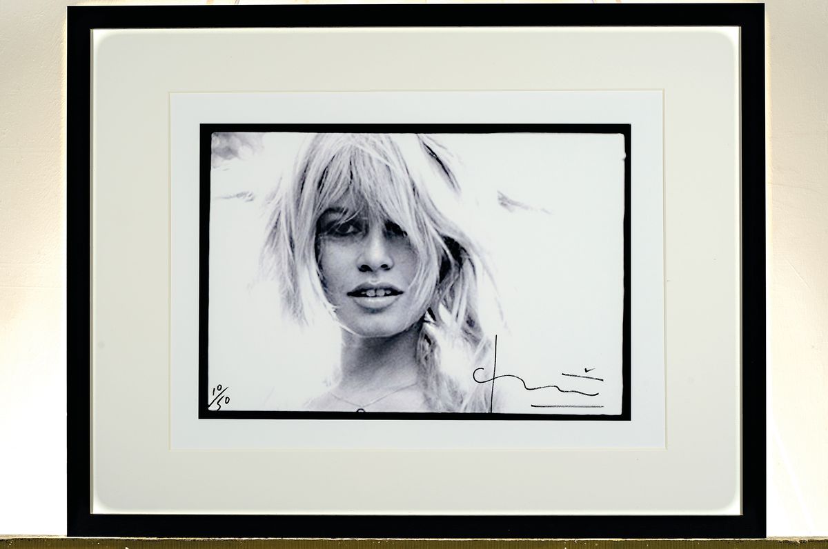 Detail k: Bert Stern, 1926-2013, "Bridget Bardot", handsign., num. 10/50, auf der Rückseite der Fotografie hat Bert Stern nochmals handsign. und ...