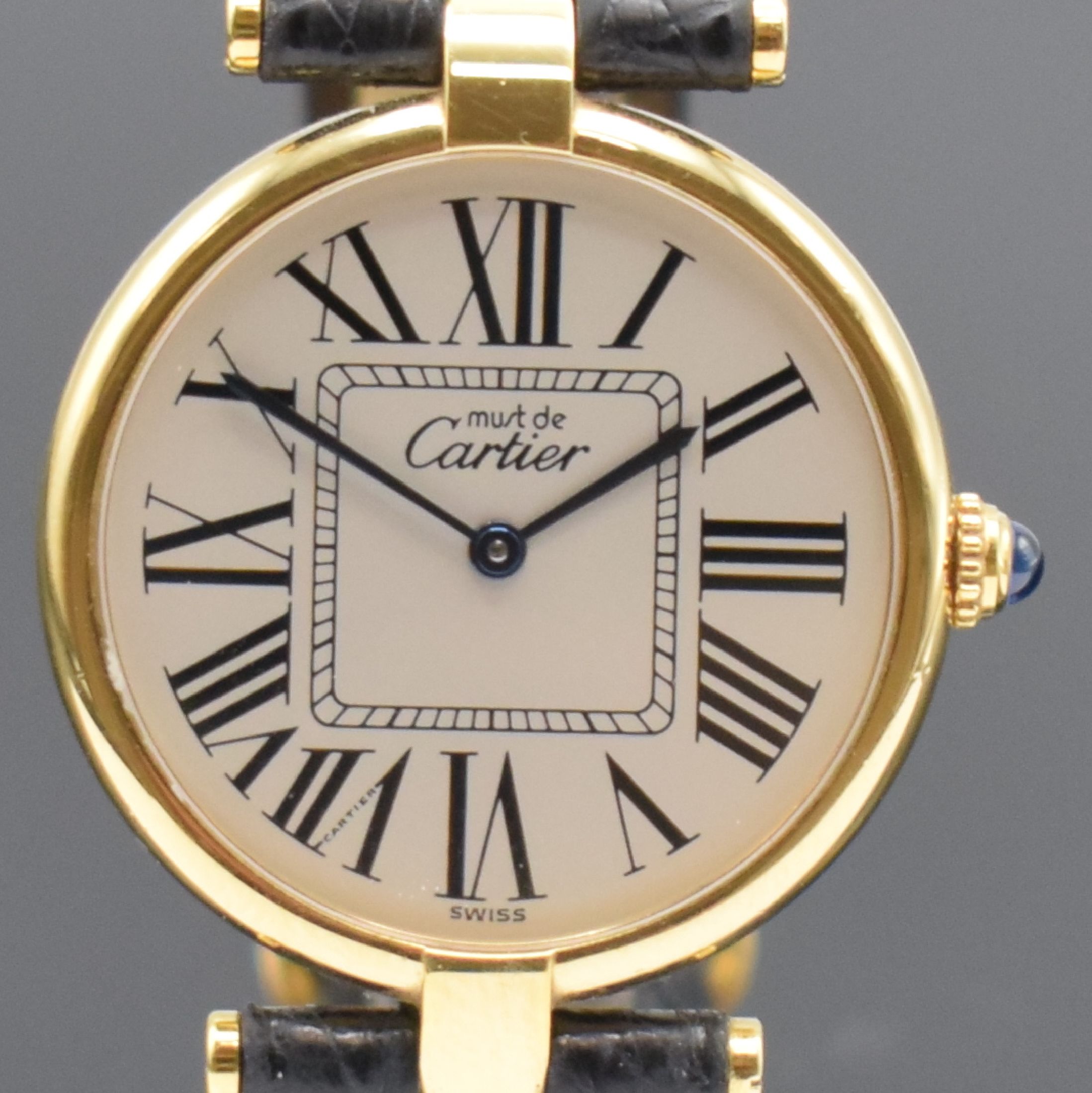 Detail d: CARTIER Paris Vermeil Damenarmbanduhr Referenz 59003 mit original Box und Zertifikat, Schweiz um 1993, quarz, verg. Silbergehäuse, Boden 2-fach ...