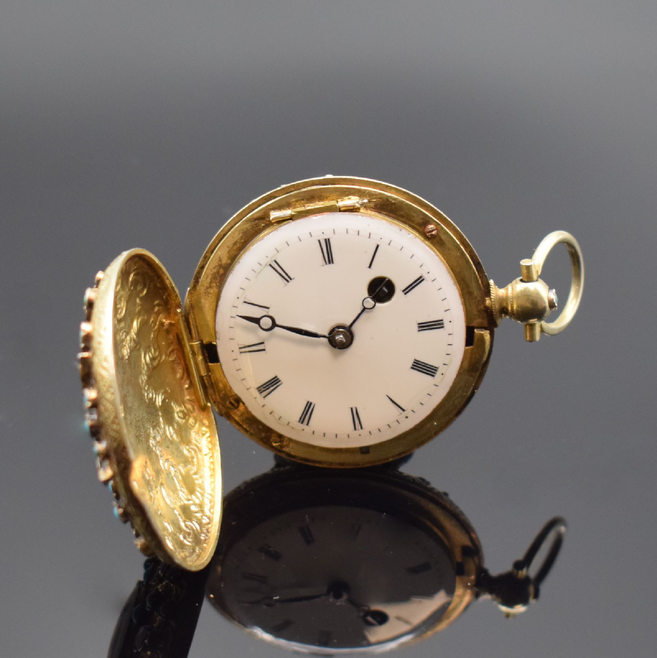 Detail a: Vergoldete Spindeltaschenuhr mit Steinbesatz, Schweiz um 1820, späteres, verg. Silbergehäuse, im Zentrum königliches Email-Portrait, ...