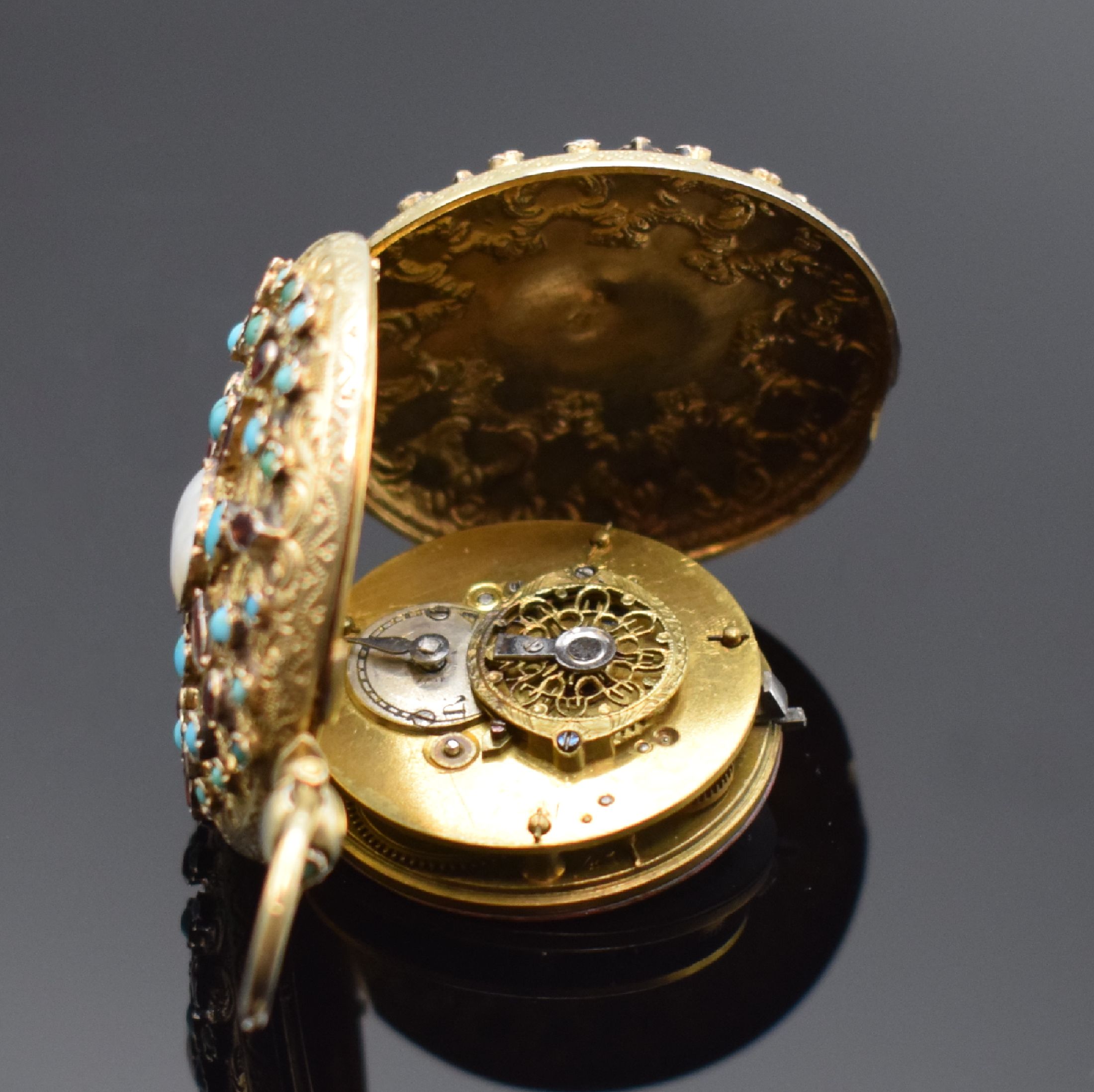 Detail d: Vergoldete Spindeltaschenuhr mit Steinbesatz, Schweiz um 1820, späteres, verg. Silbergehäuse, im Zentrum königliches Email-Portrait, ...