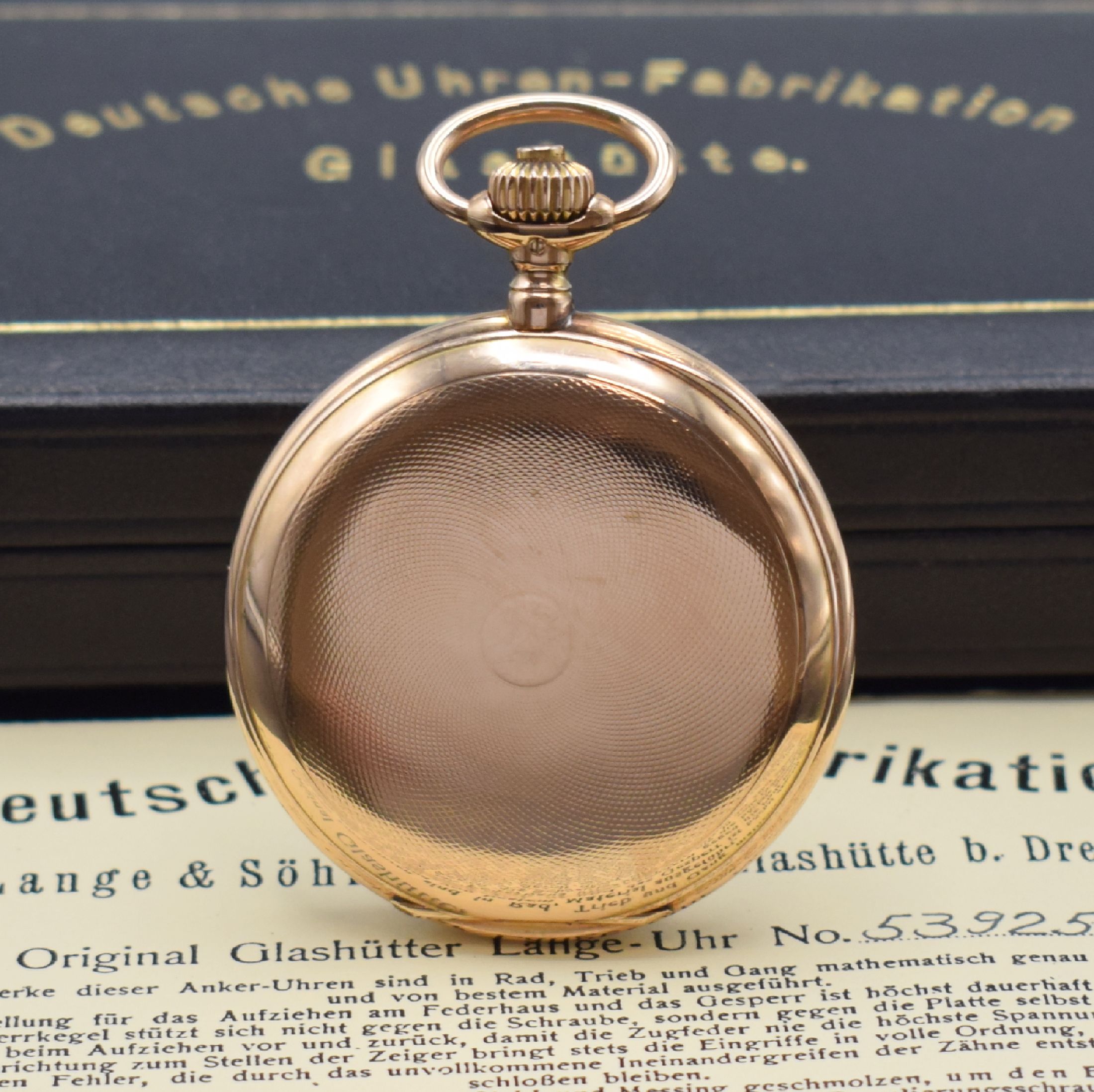 Detail c: A. LANGE & SÖHNE DUF Savonette in RG 585/000, Deutschland um 1905, guill. 3- Deckel Goldgeh. dell./ber., Sprungdeckel m. Schmuckmonogramm, Cuv. m. ...