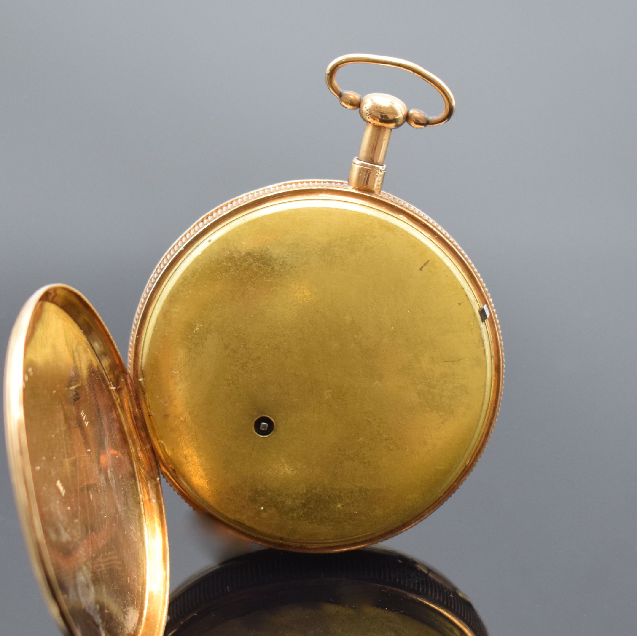 Detail d: Spindeltaschenuhr mit 1/4 Stunden-Repetition und Jaquemarts in RG 750/000, Schweiz um 1820, glattes Geh. m. gerippten Rand, verg. Cuvette, ...