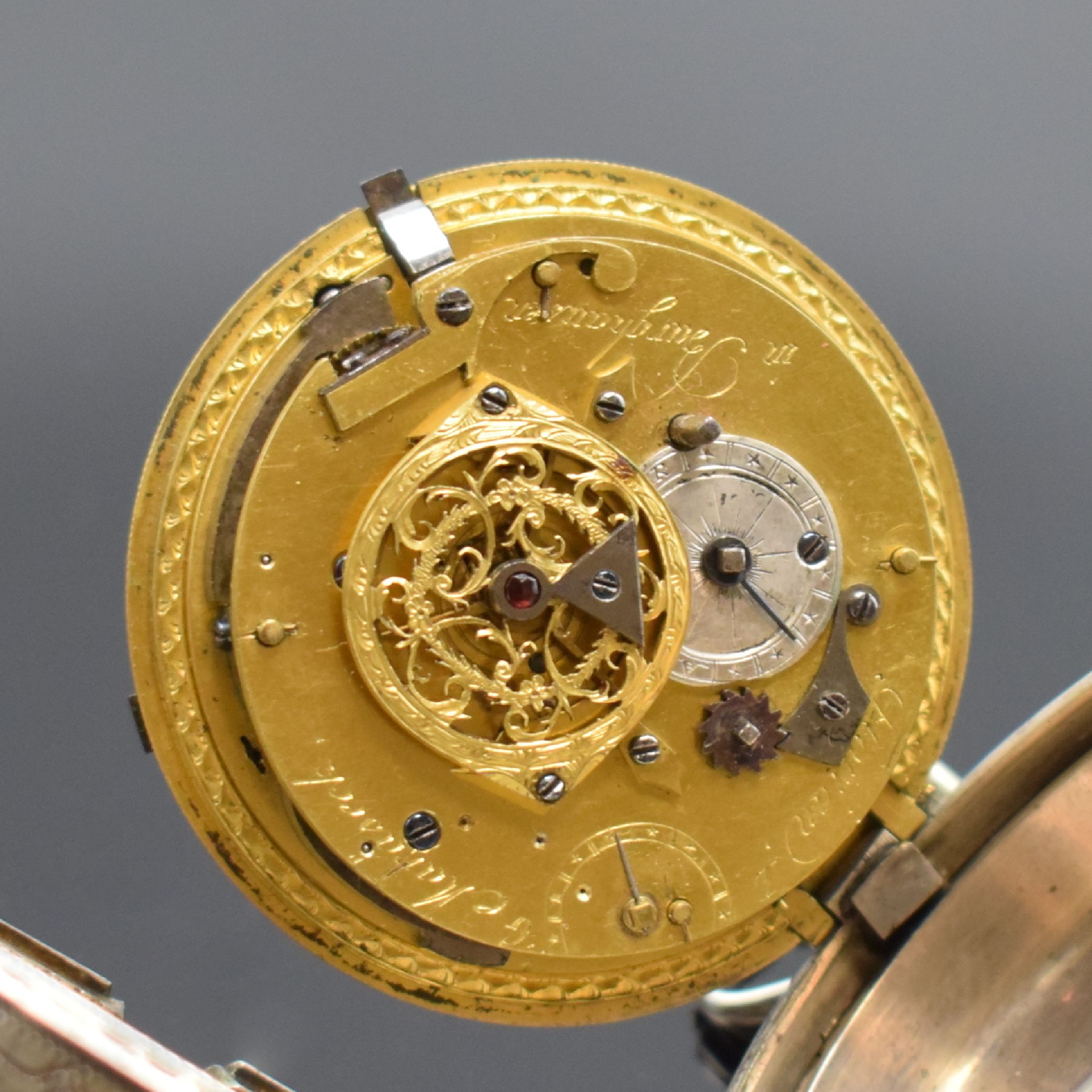 Detail d: FLORIAN MARÄSECK in Burghausen große Spindeltaschenuhr in Silber mit 1/4 Repetition, Deutschland um 1790, grav. Geh. m. großem Außenscharnier, ...