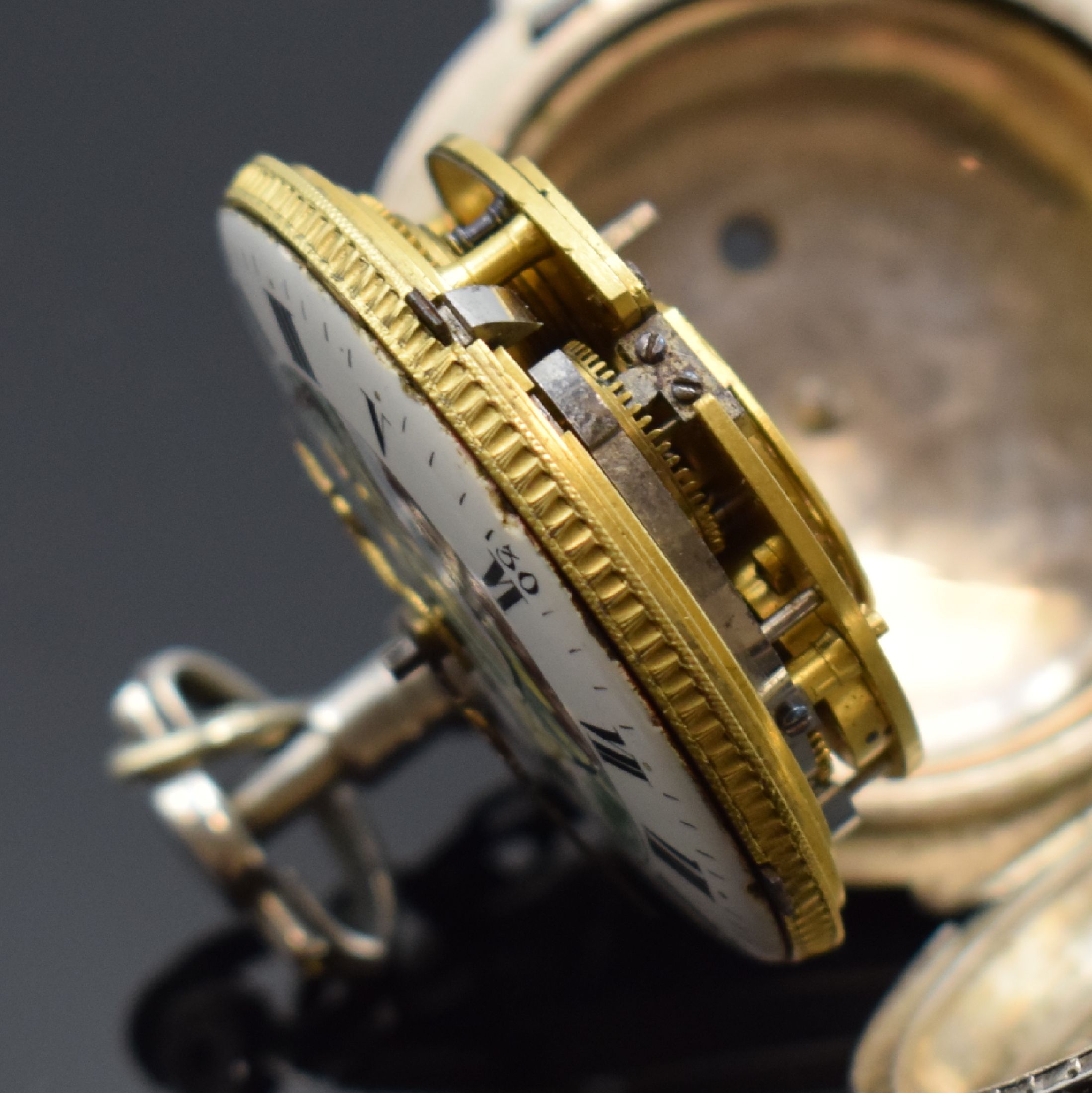 Detail f: FLORIAN MARÄSECK in Burghausen große Spindeltaschenuhr in Silber mit 1/4 Repetition, Deutschland um 1790, grav. Geh. m. großem Außenscharnier, ...