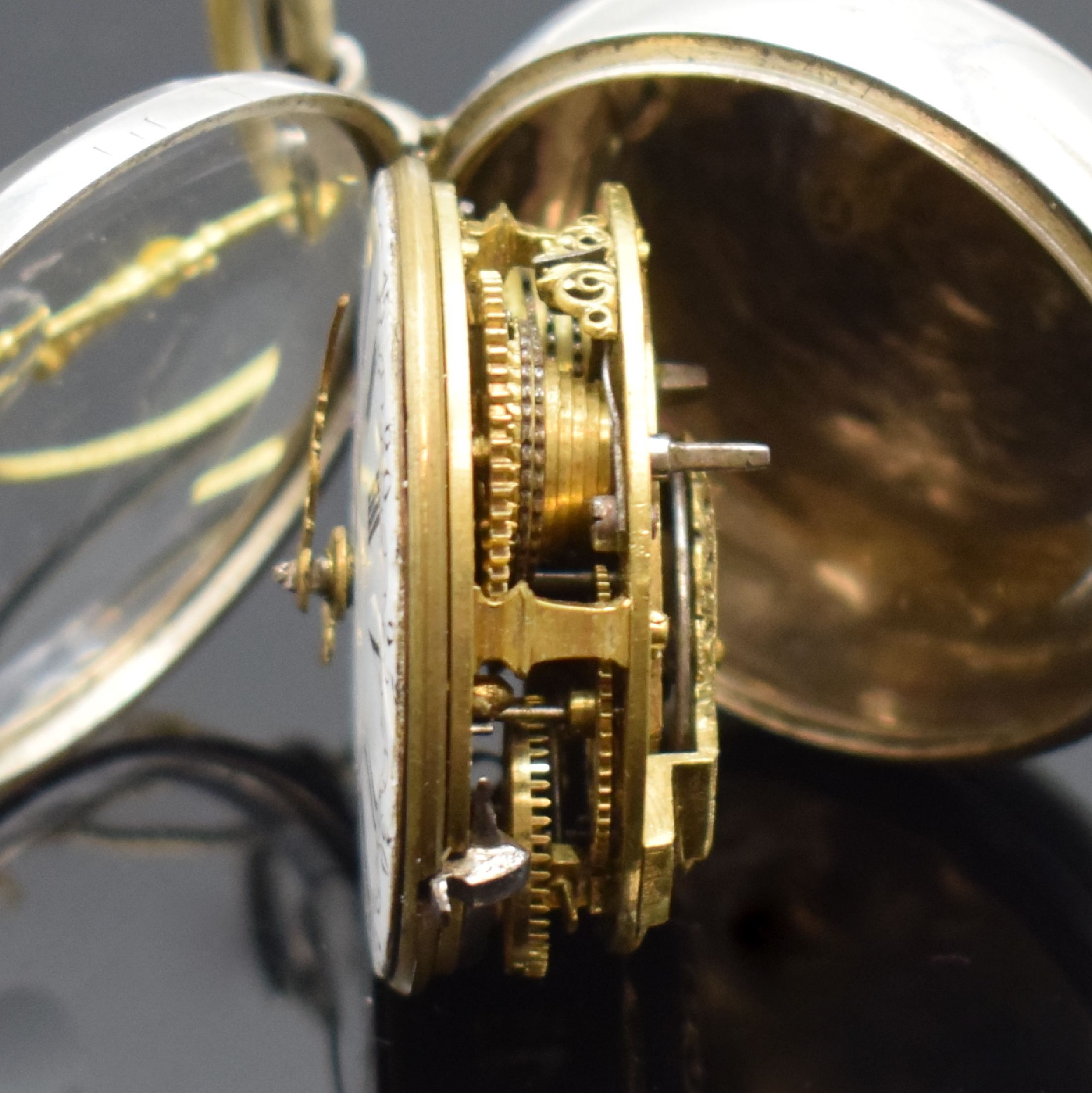 Detail i: JOSEPHSON London Repousse Spindeltaschenuhr mit 2 Übergehäusen in Silber, London Hallmark 1793, glattes Geh. dell., Repousse- Übergeh. m. ...