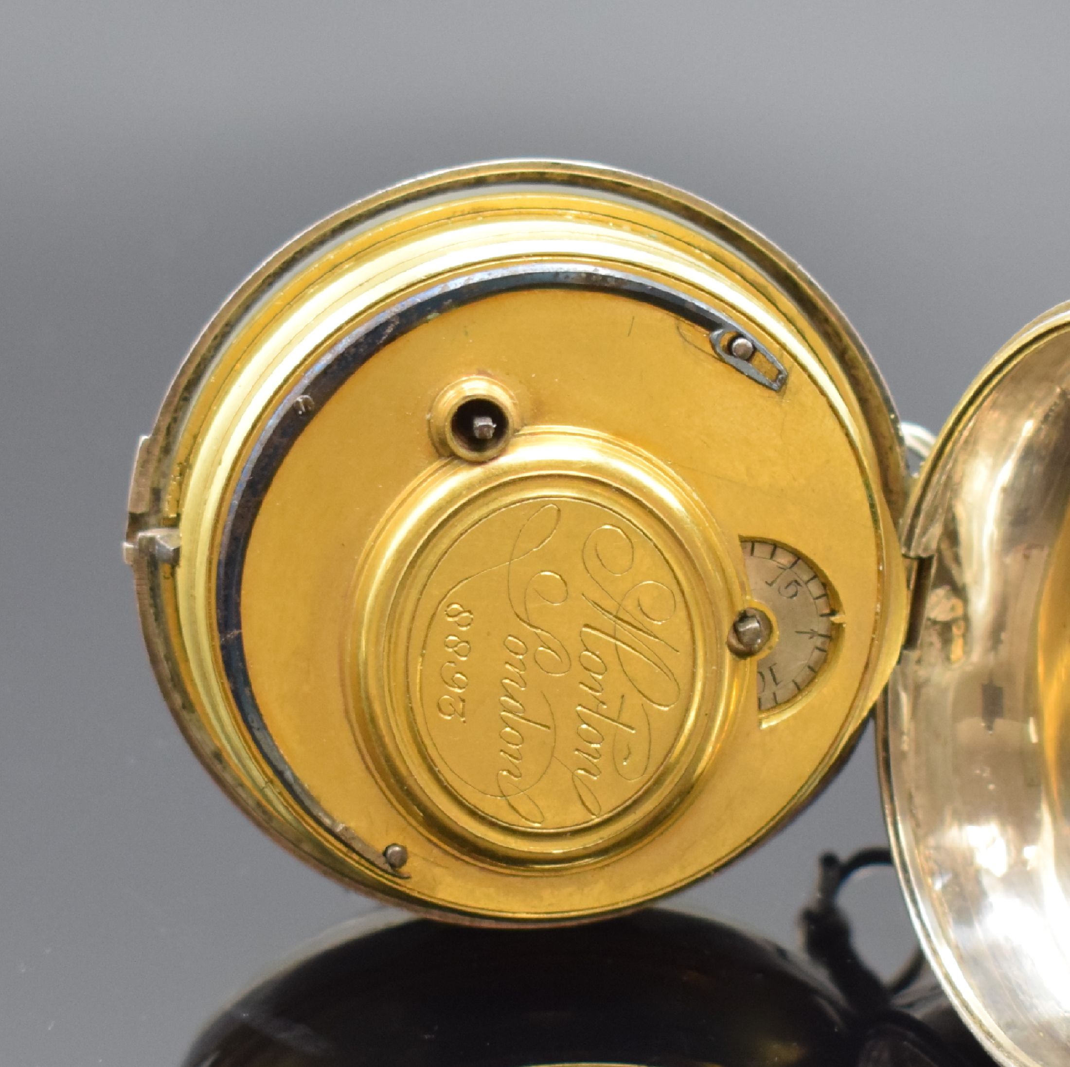 Detail d: MORTON London große Spindeltaschenuhr mit Datum in Silber, Hallmark London 1796, glattes Geh. dell., Emailzifferbl. besch., Zeiger später, großes, ...