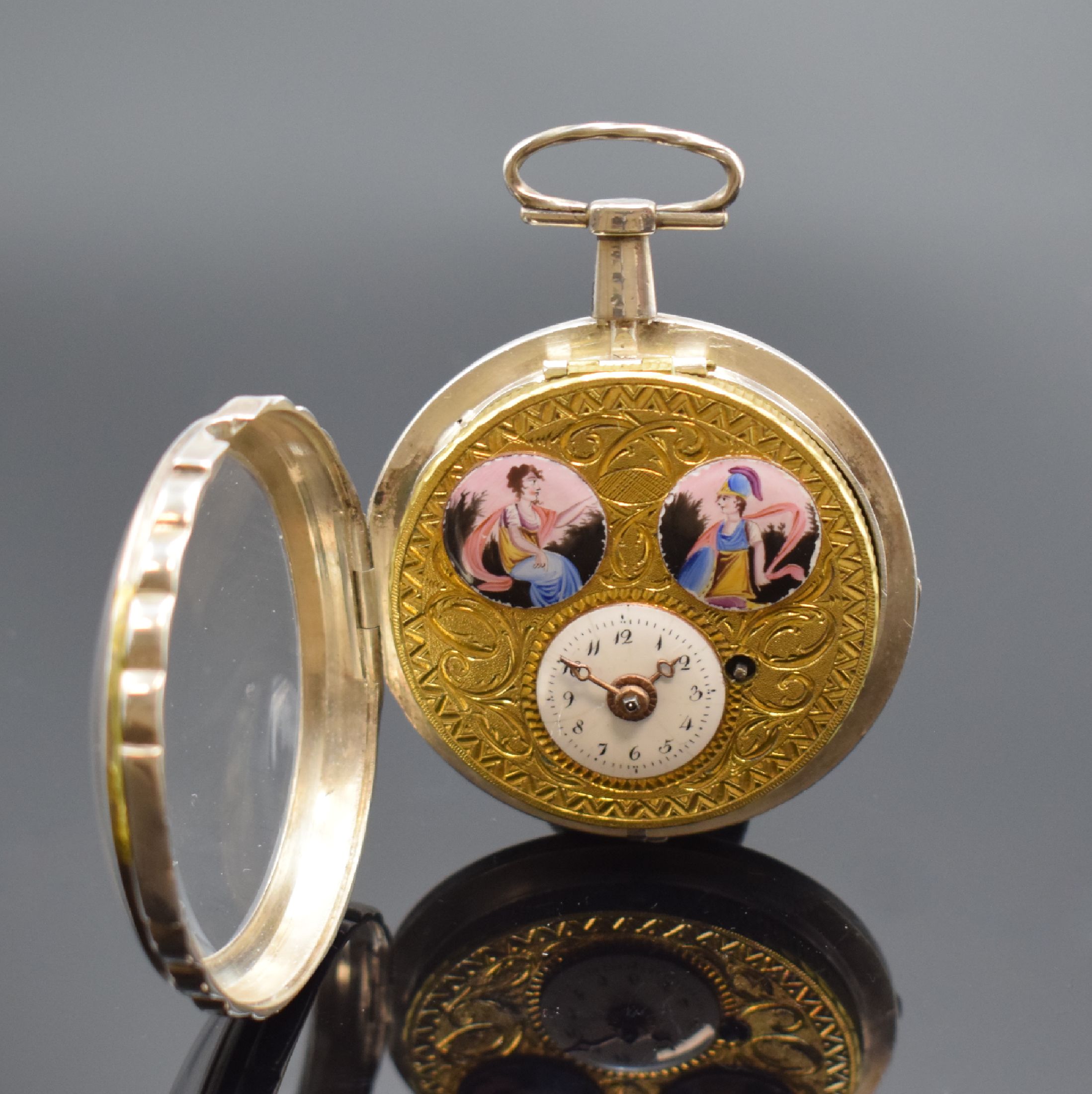 Detail b: Spindeltaschenuhr mit 2 Email-Portraits, Schweiz um 1800, glattes Silbergehäuse mit wellenförmigen Rand im Öffnungsbereich besch., kl. ...