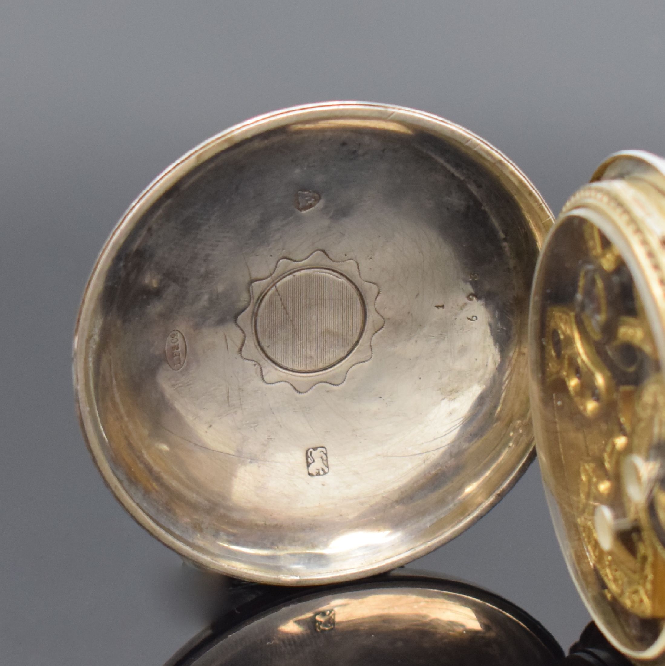 Detail b: LANDRY FRERES & Co. offene Schlüsseltaschenuhr mit Scheinpendel, Schweiz um 1880, glattes Silbergeh. l. dell., rückseitiger Sprungdeckel zu öffnen ...