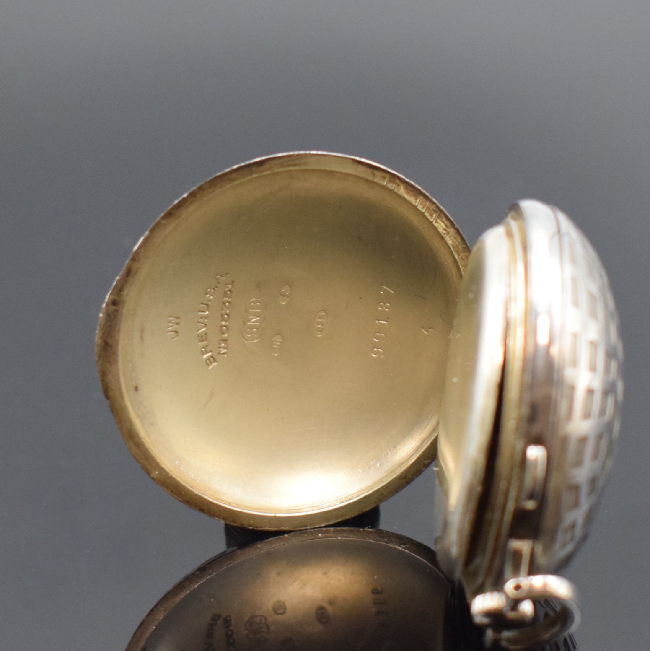 Detail d: TALIS Watch Co. Taschenuhr in Form eines Golfballs in 925er Silber, Schweiz um 1940, Emailzifferbl. m. arab. Std., gebl. Zeiger, Anz. v. Std., Min. ...