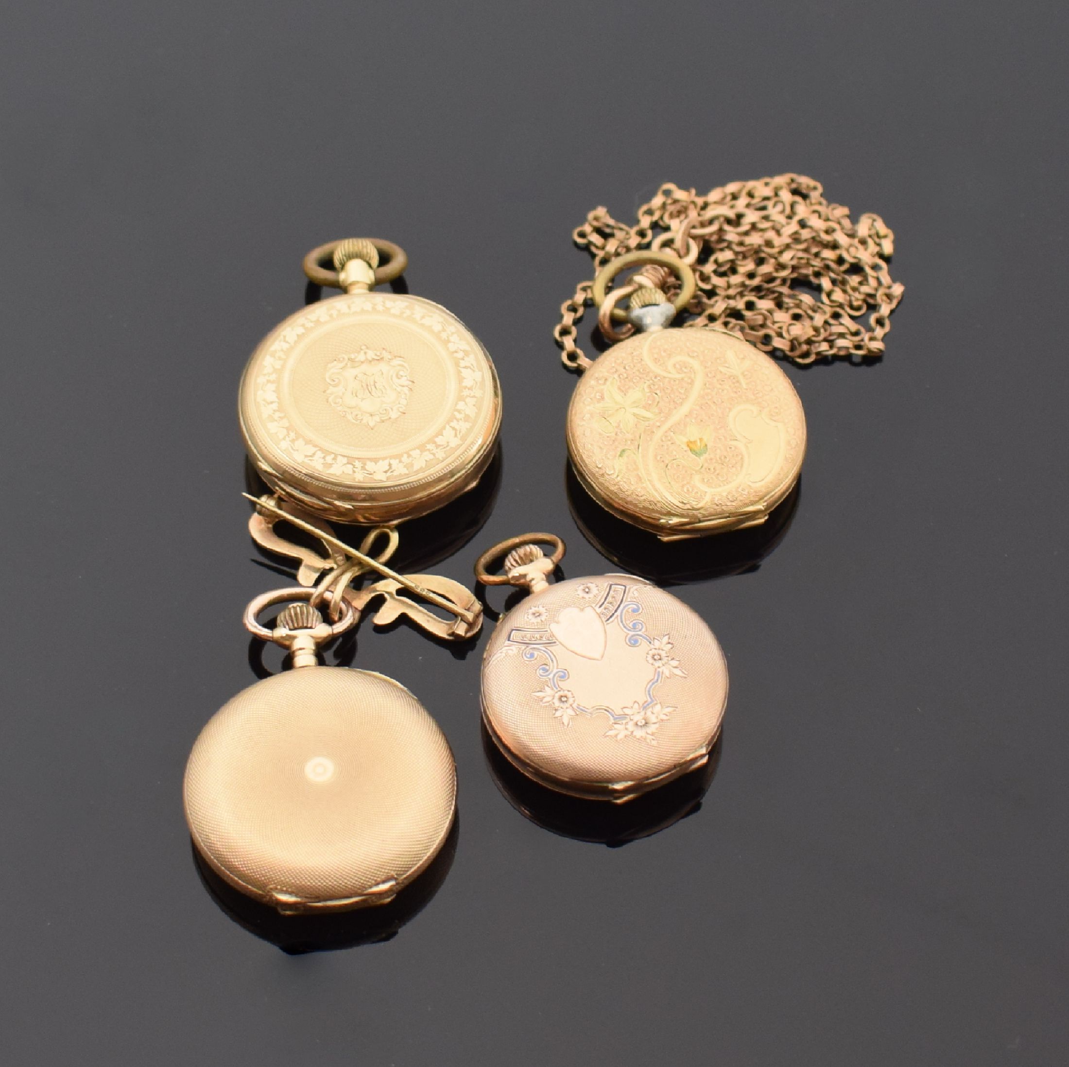 Detail c: Konvolut 4 Gold Damentaschenuhren, Schweiz um 1900, 3 x 14k und 1 x 8k Gold, 3 x offen, 1 x System Glashütte Savonette, grav. und guill. Gehäuse, ...