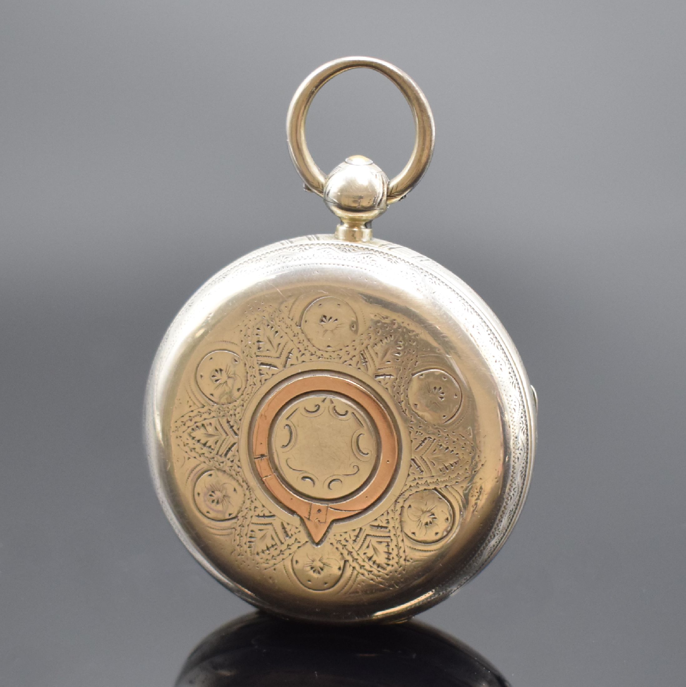 Detail b: Konvolut 3 Silbertaschenuhren, Schweiz / England um 1880, 2 schwere, englische Taschenuhren mit Silber-Zifferblättern und röm. Goldzahlen, nach ...