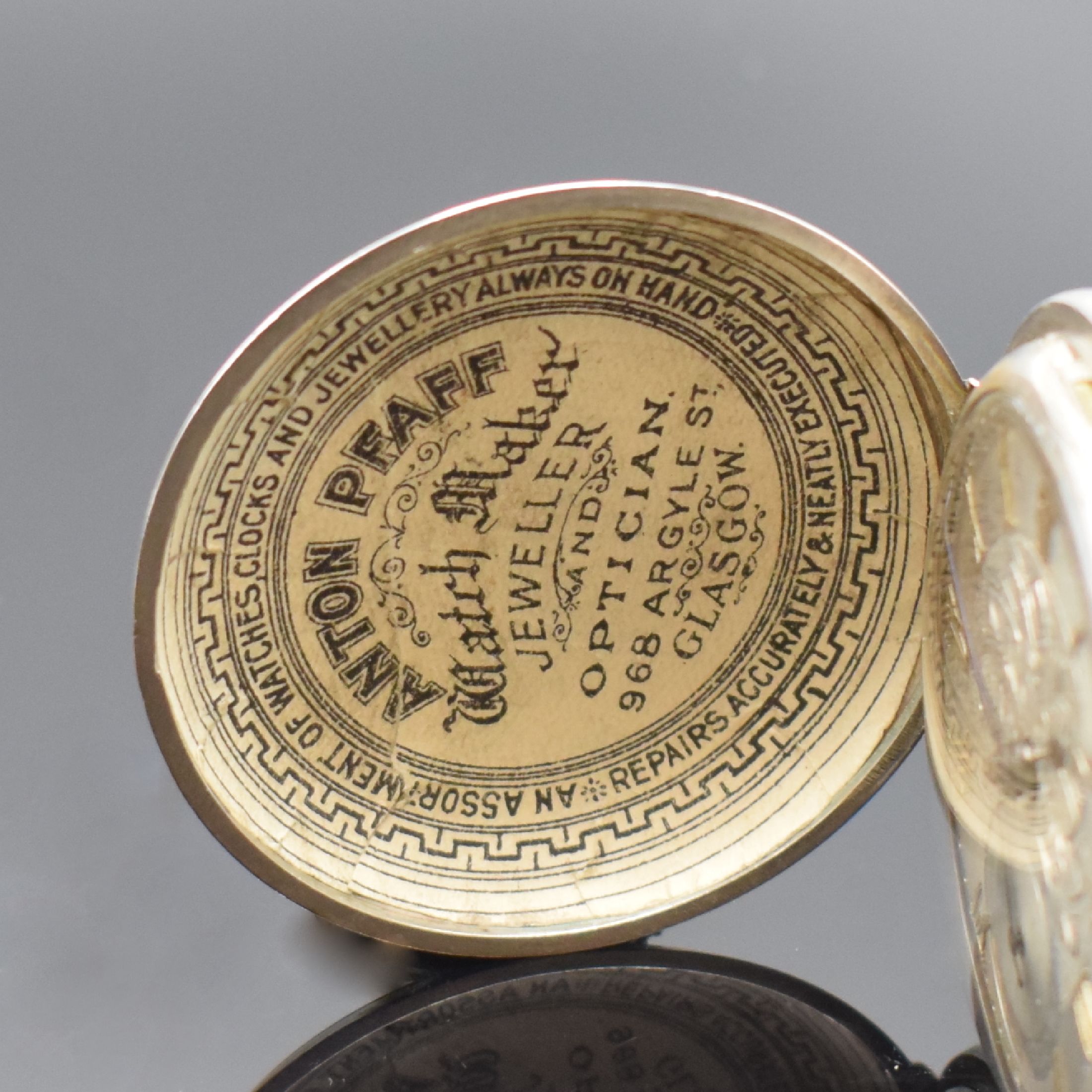 Detail i: Konvolut 3 Silbertaschenuhren, Schweiz / England um 1880, 2 schwere, englische Taschenuhren mit Silber-Zifferblättern und röm. Goldzahlen, nach ...