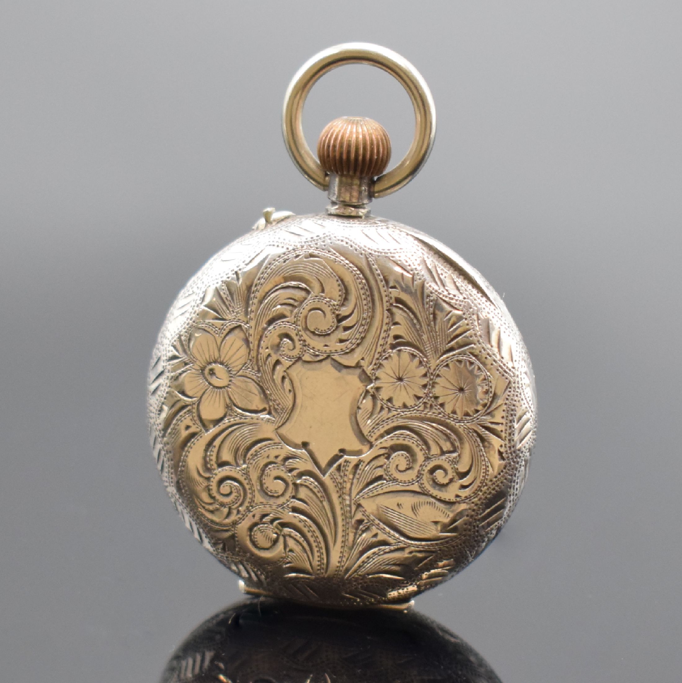 Detail p: Konvolut 3 Silbertaschenuhren, Schweiz / England um 1880, 2 schwere, englische Taschenuhren mit Silber-Zifferblättern und röm. Goldzahlen, nach ...