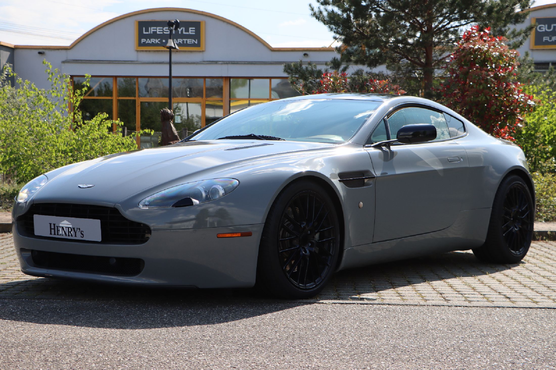 Aston Martin V8 Vantage Coupé, Fahrgestellnummer: SCFBF03C39CG13269, EZ 04/2009, wohl 2. Hand - ein Eintrag in Deutschland, Laufleistung ca. 147.000 ...