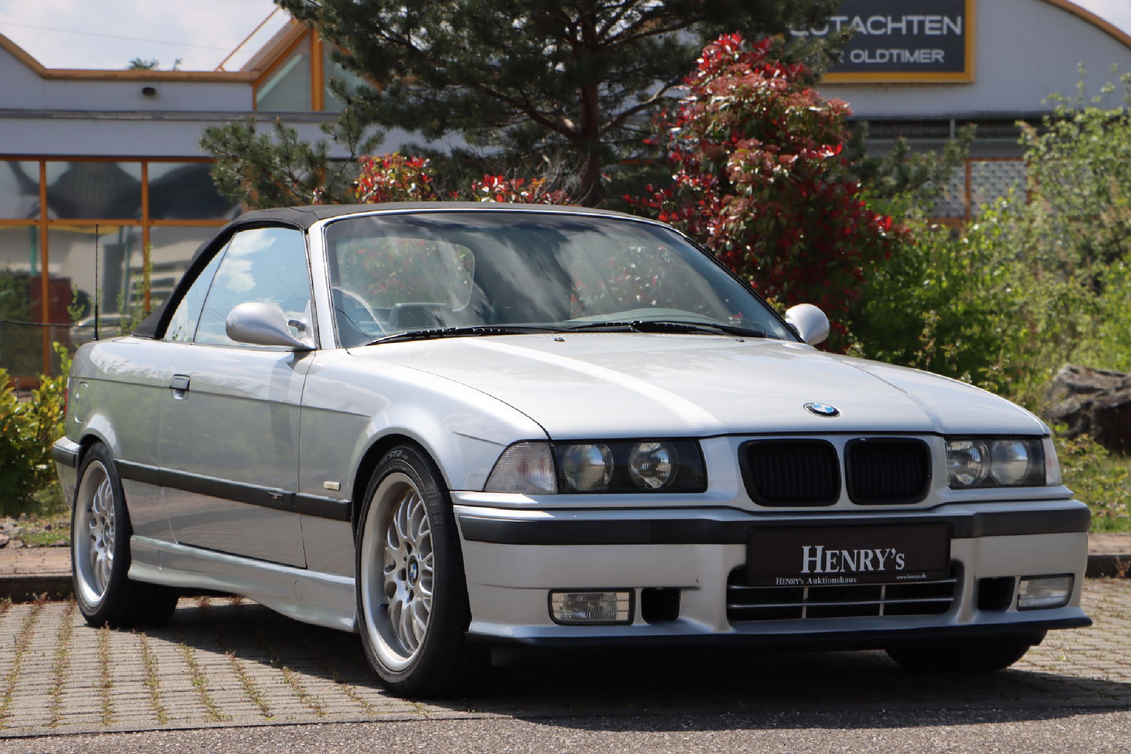BMW 320i E36 Cabriolet, Fahrgestellnummer: WBABJ31050ER17473, EZ 10/1998, Laufleistung ca. 200.500 km abgelesen, HU 05/2024, 110 kW/150 PS, ...