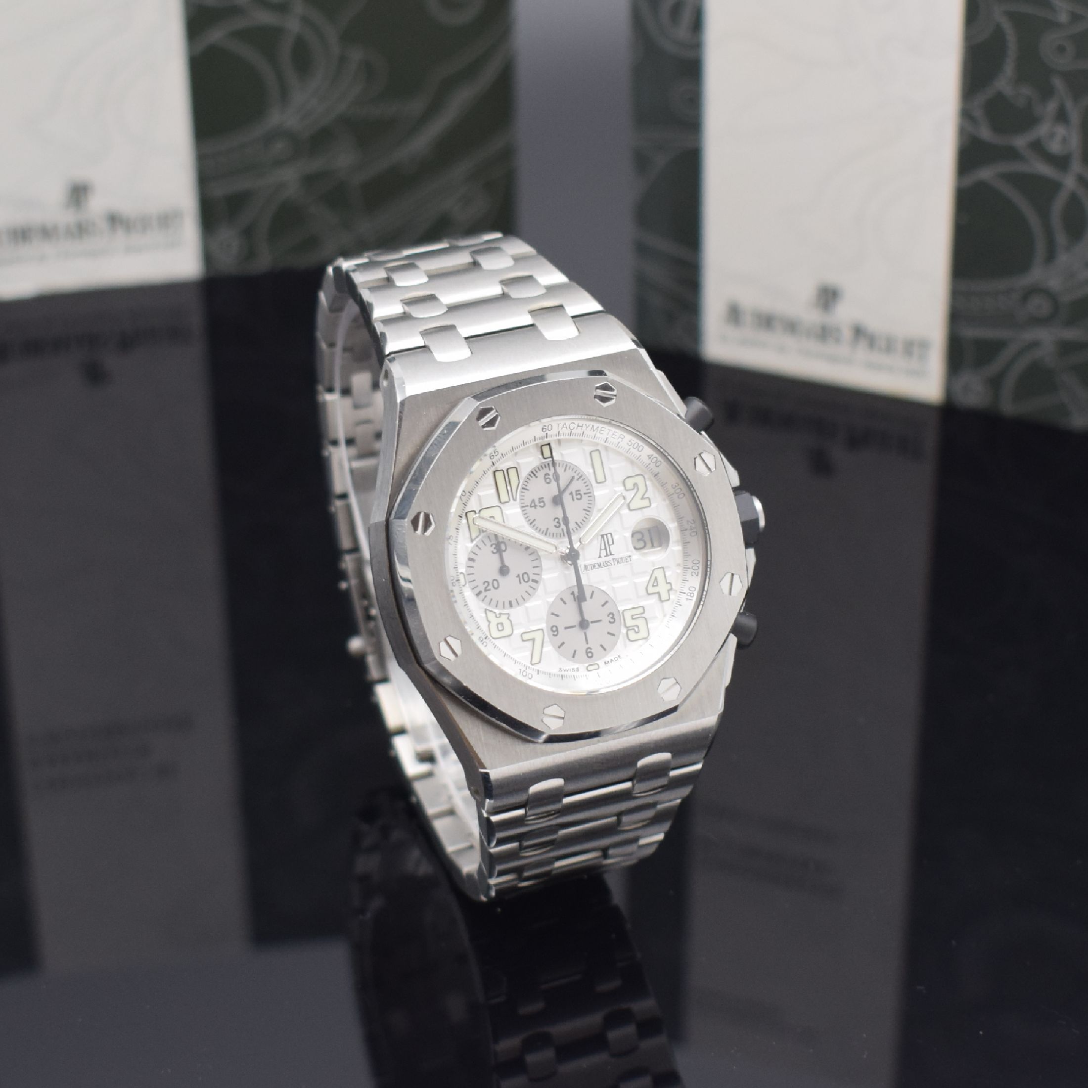 Detail c: AUDEMARS PIGUET Royal Oak Offshore Armbandchronograph Referenz 25721ST.OO.1000ST.07.A, Automatik, 3-teil. Gehäuse in Edelstahl inkl. Gliederband m. ...