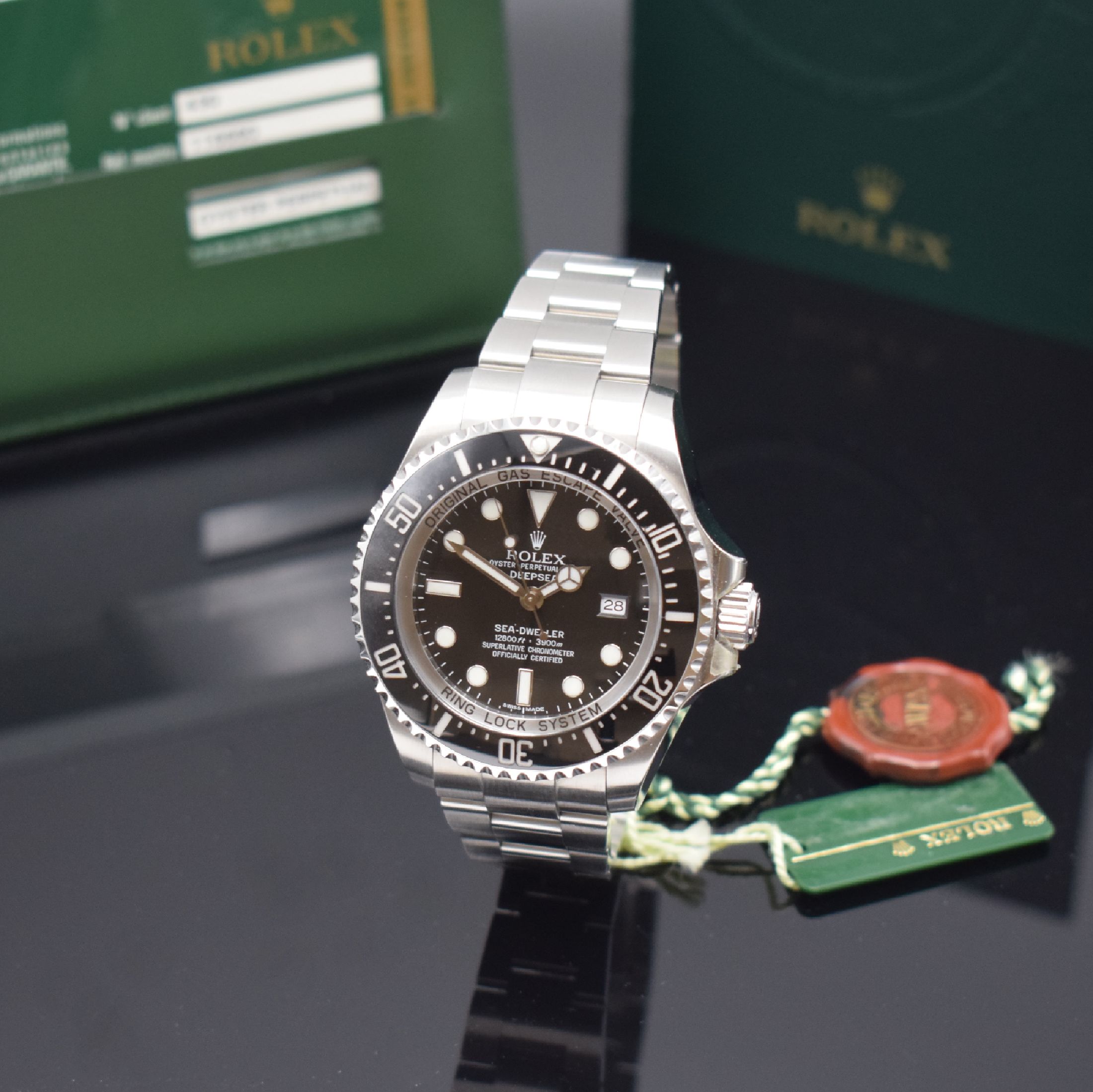 ROLEX Herrenarmbanduhr Oyster Perpetual Date Sea-Dweller Deepsea Referenz 116660, Automatik, V-Serie, Chronometer der Superlative in Edelstahl inkl. ...