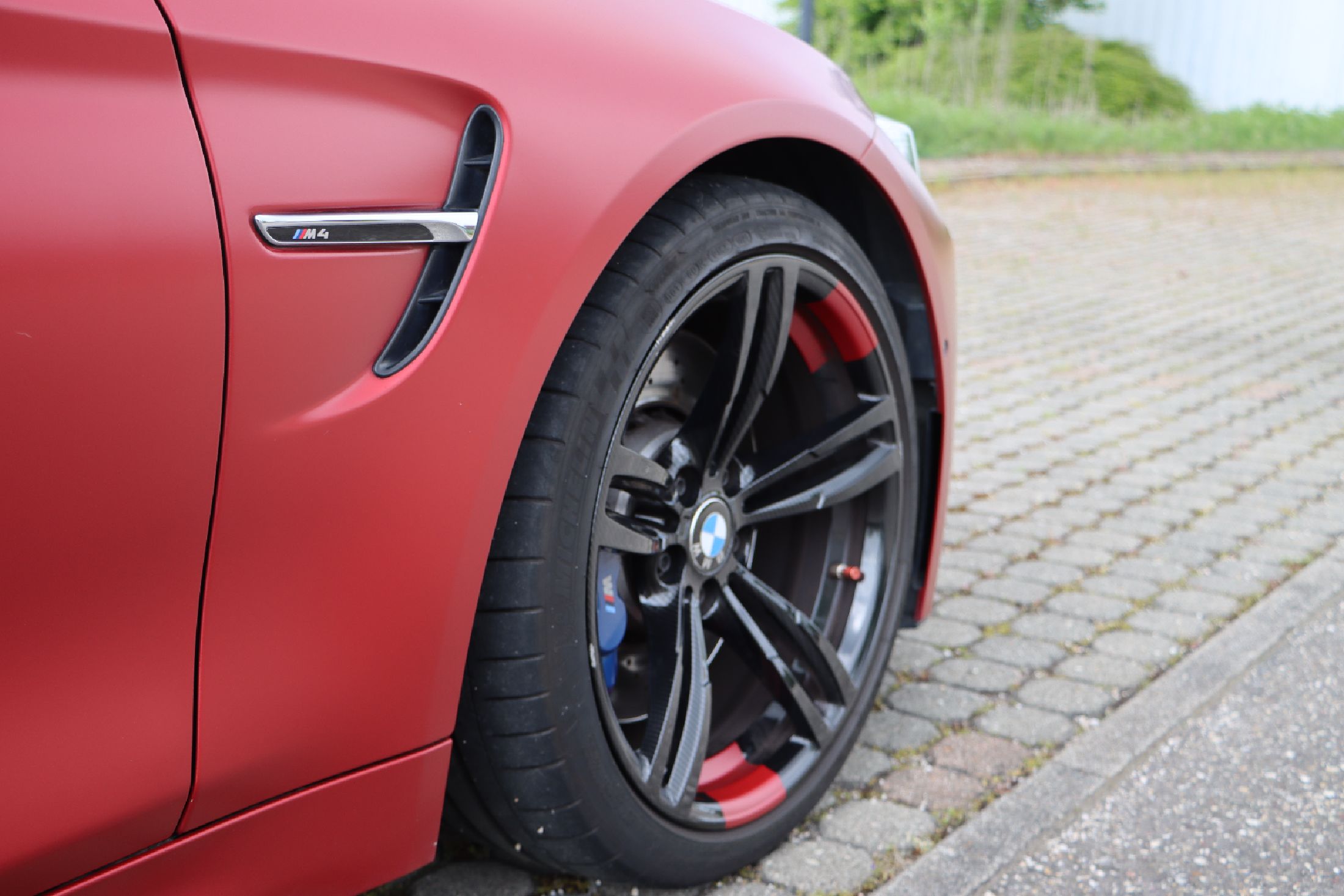Detail e: BMW M4 Cabriolet, Fahrgestellnummer: WBS3U9C55FJ967695, EZ 10/2014, 2. Hand in Deutschland, Laufleistung ca. 100.250 km abgelesen, HU 06/2013, 317 ...
