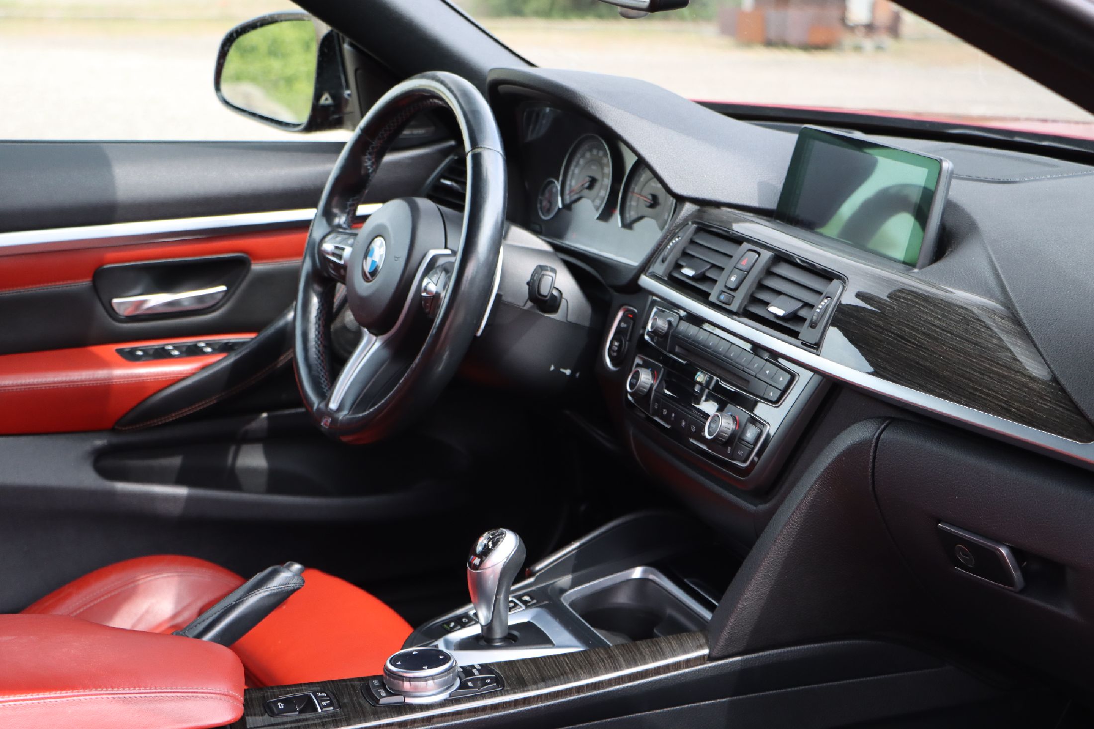 Detail f: BMW M4 Cabriolet, Fahrgestellnummer: WBS3U9C55FJ967695, EZ 10/2014, 2. Hand in Deutschland, Laufleistung ca. 100.250 km abgelesen, HU 06/2013, 317 ...