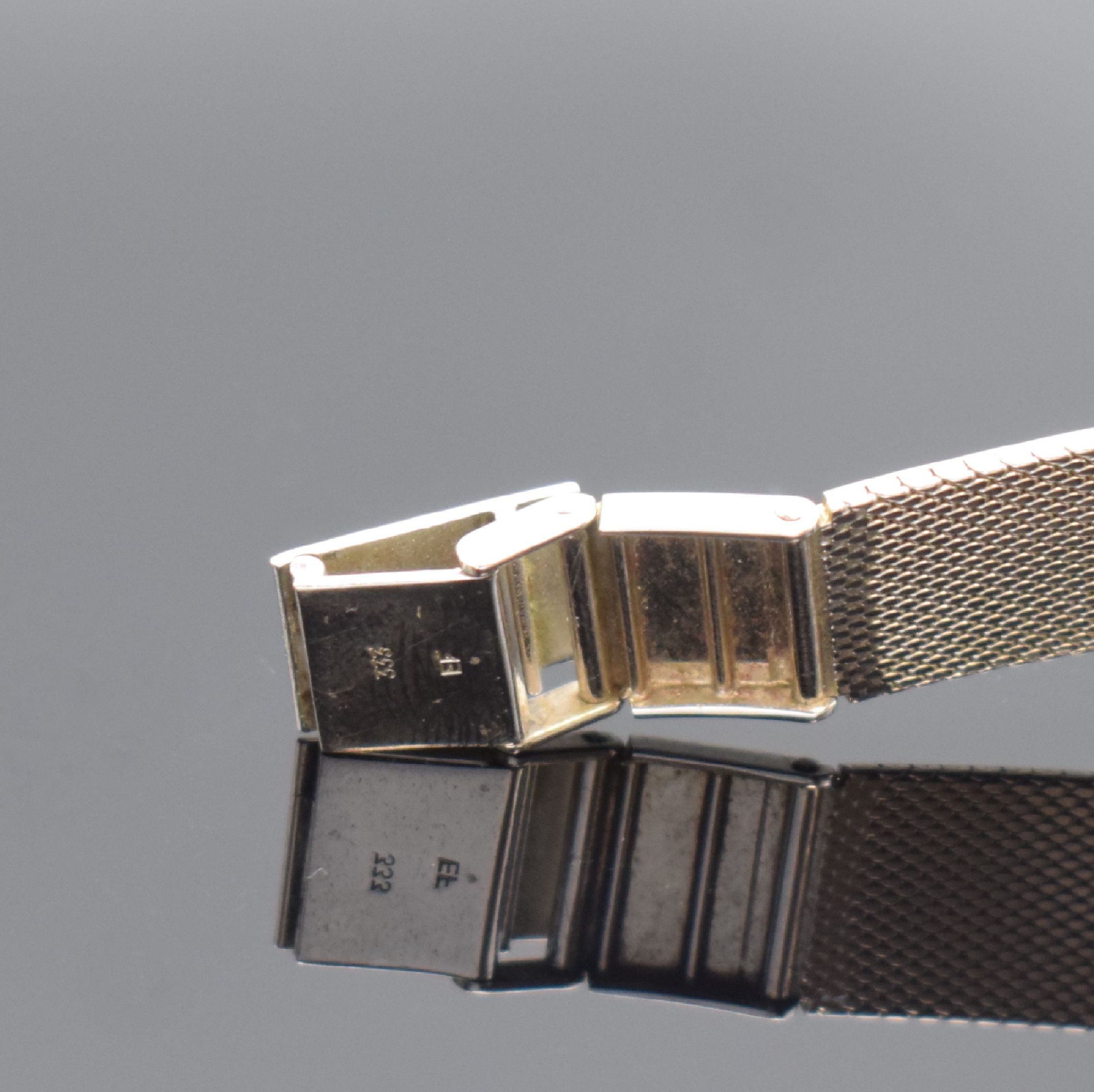 Detail b: PRIMATO Herrenarmbanduhr in WG 333/000, Schweiz um 1965, Handaufzug, 2-teil. Gehäuse, Boden aufgedr., silb. Zifferbl. m. aufges. Std.-Ind., Kal. ETA ...