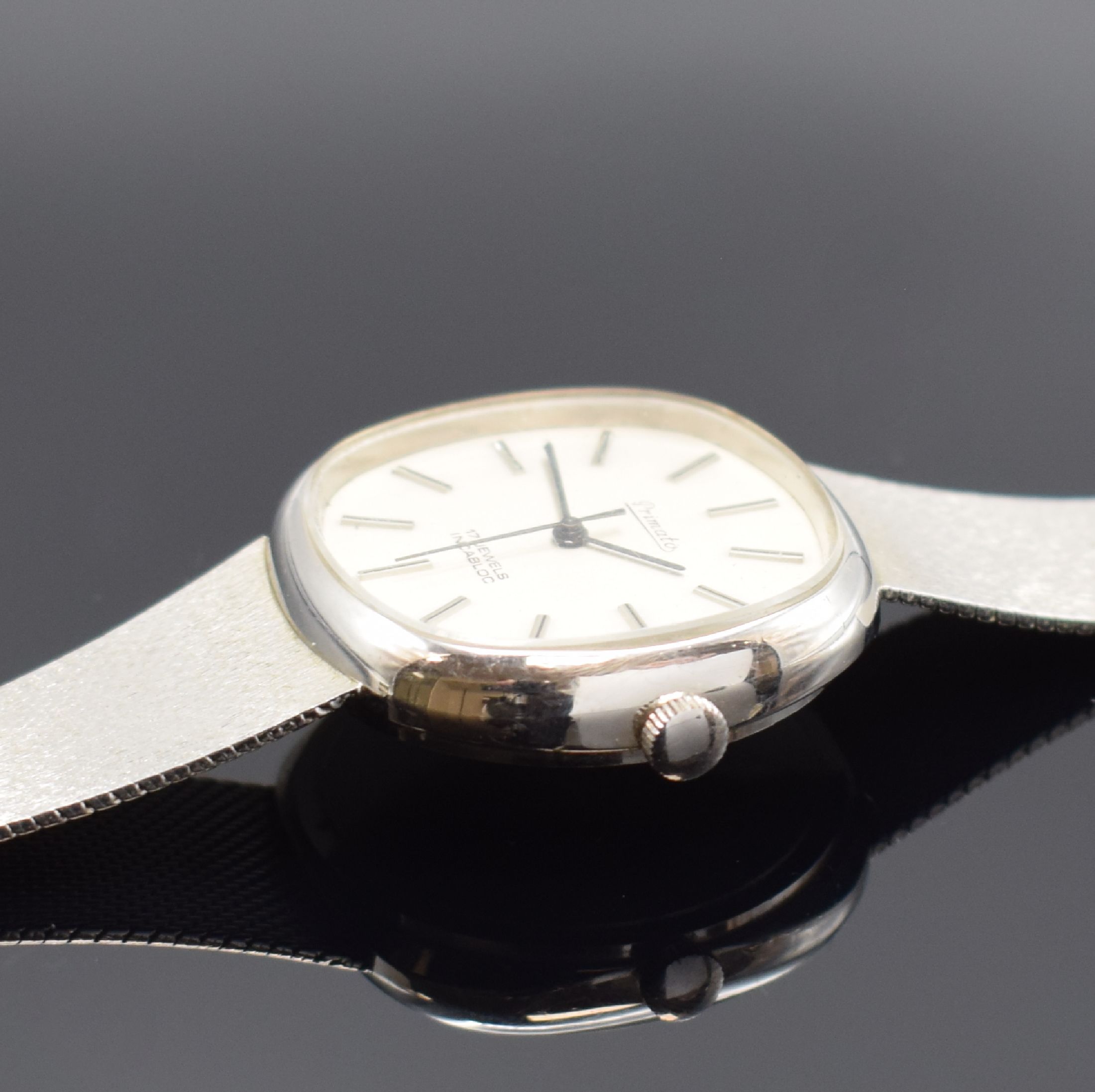 Detail c: PRIMATO Herrenarmbanduhr in WG 333/000, Schweiz um 1965, Handaufzug, 2-teil. Gehäuse, Boden aufgedr., silb. Zifferbl. m. aufges. Std.-Ind., Kal. ETA ...