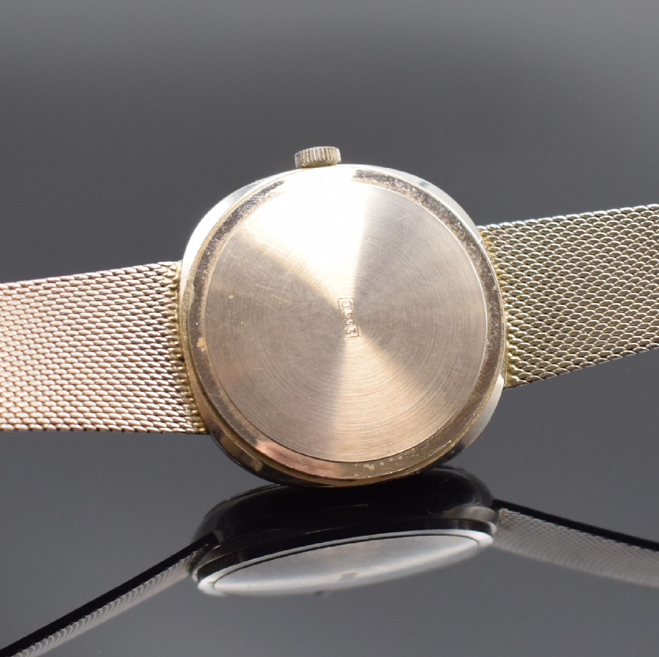 Detail d: PRIMATO Herrenarmbanduhr in WG 333/000, Schweiz um 1965, Handaufzug, 2-teil. Gehäuse, Boden aufgedr., silb. Zifferbl. m. aufges. Std.-Ind., Kal. ETA ...
