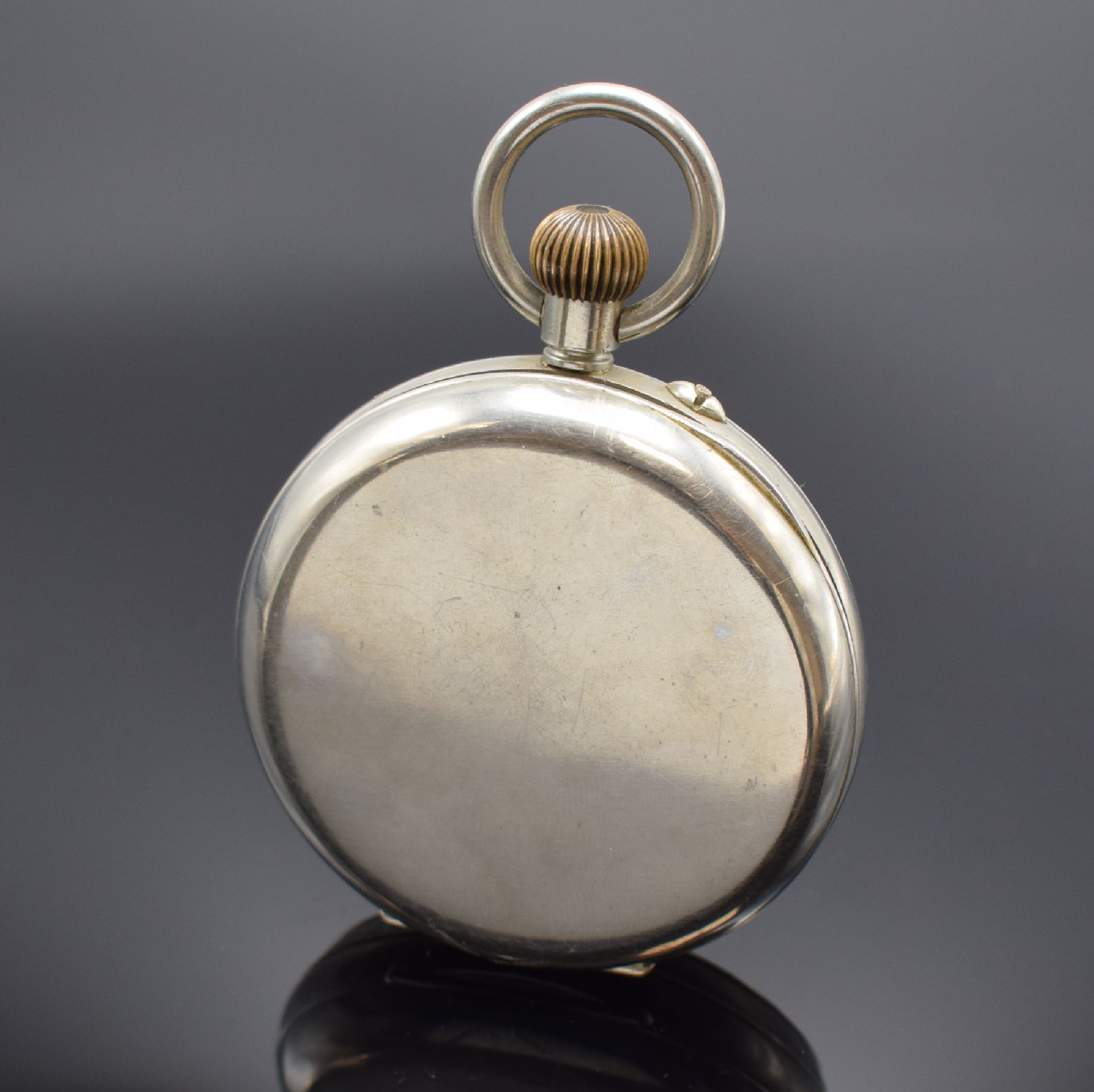 Detail a: Übergroße Taschenuhr / Eisenbahneruhr im vernickelten Gehäuse, Schweiz um 1910, D. ca. 76 mm, glattes Geh. l. dell., Emailblatt m. fetten röm. ...