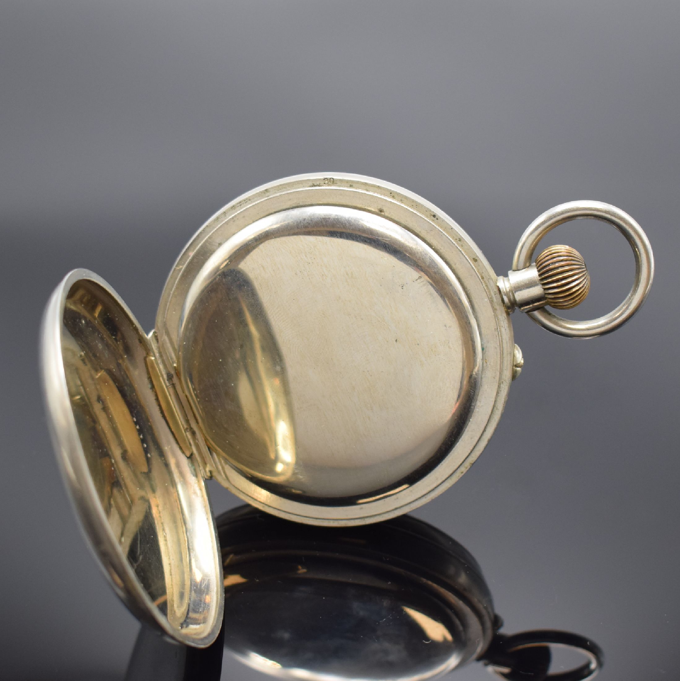 Detail c: Übergroße Taschenuhr / Eisenbahneruhr im vernickelten Gehäuse, Schweiz um 1910, D. ca. 76 mm, glattes Geh. l. dell., Emailblatt m. fetten röm. ...